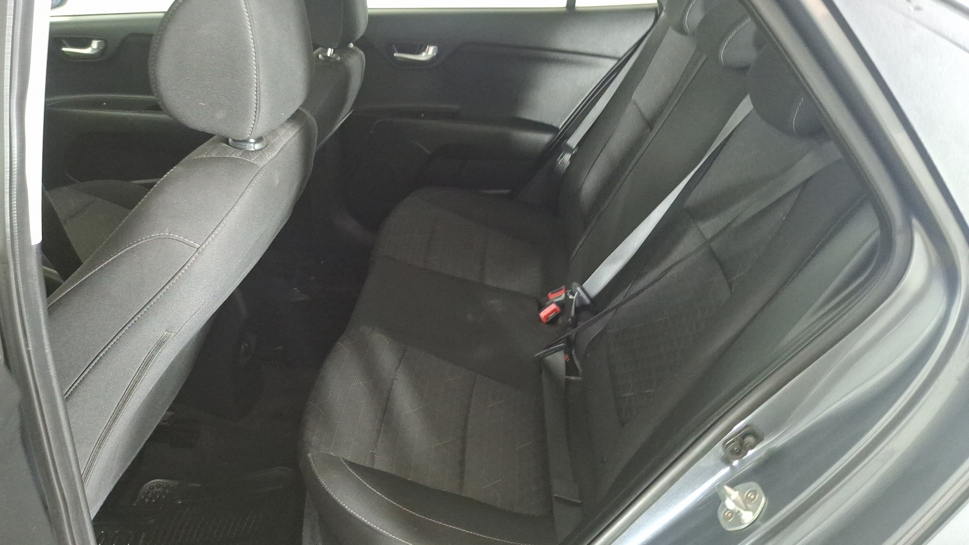 KIA Rio4 — foto 14 de 16