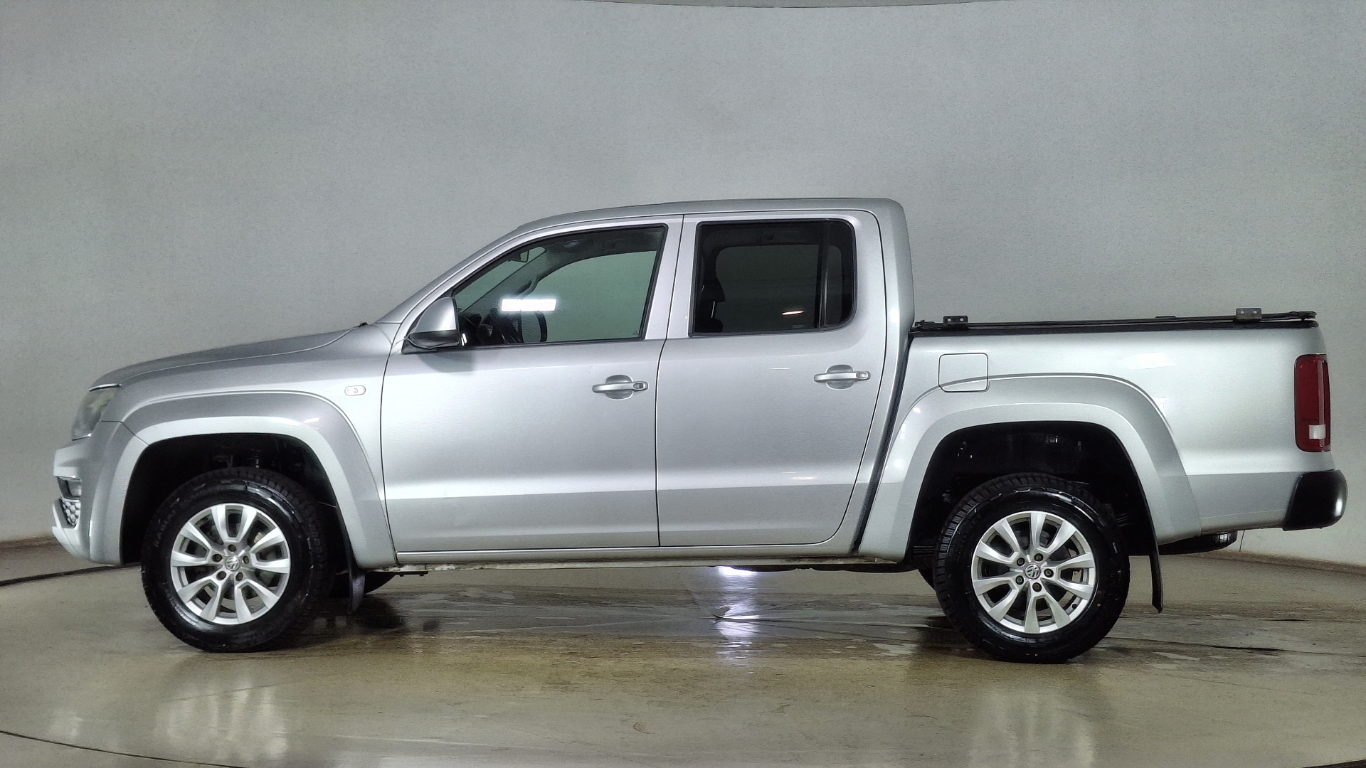 Volkswagen Amarok — foto 7 de 16