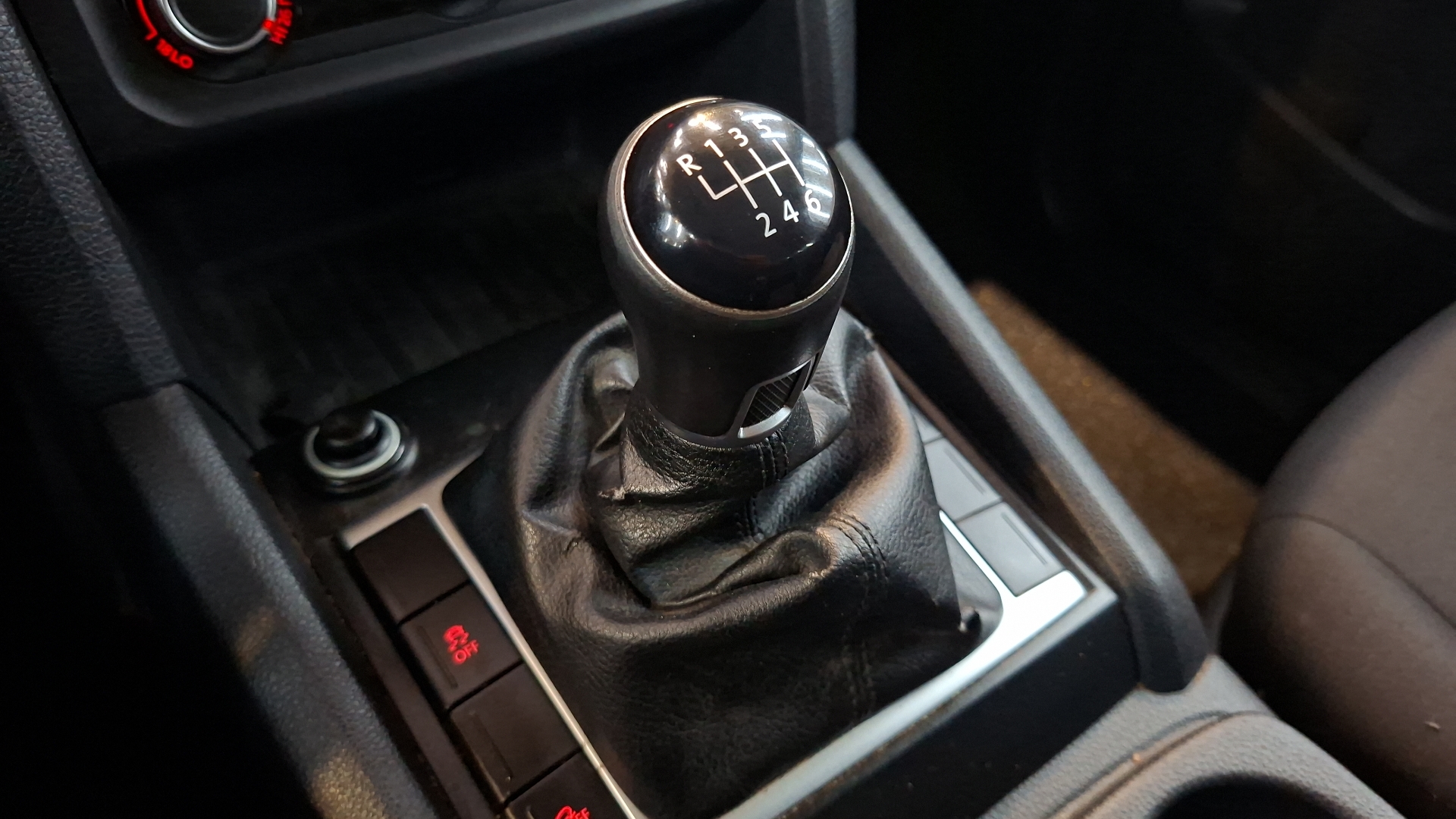 Volkswagen Amarok — foto 11 de 16