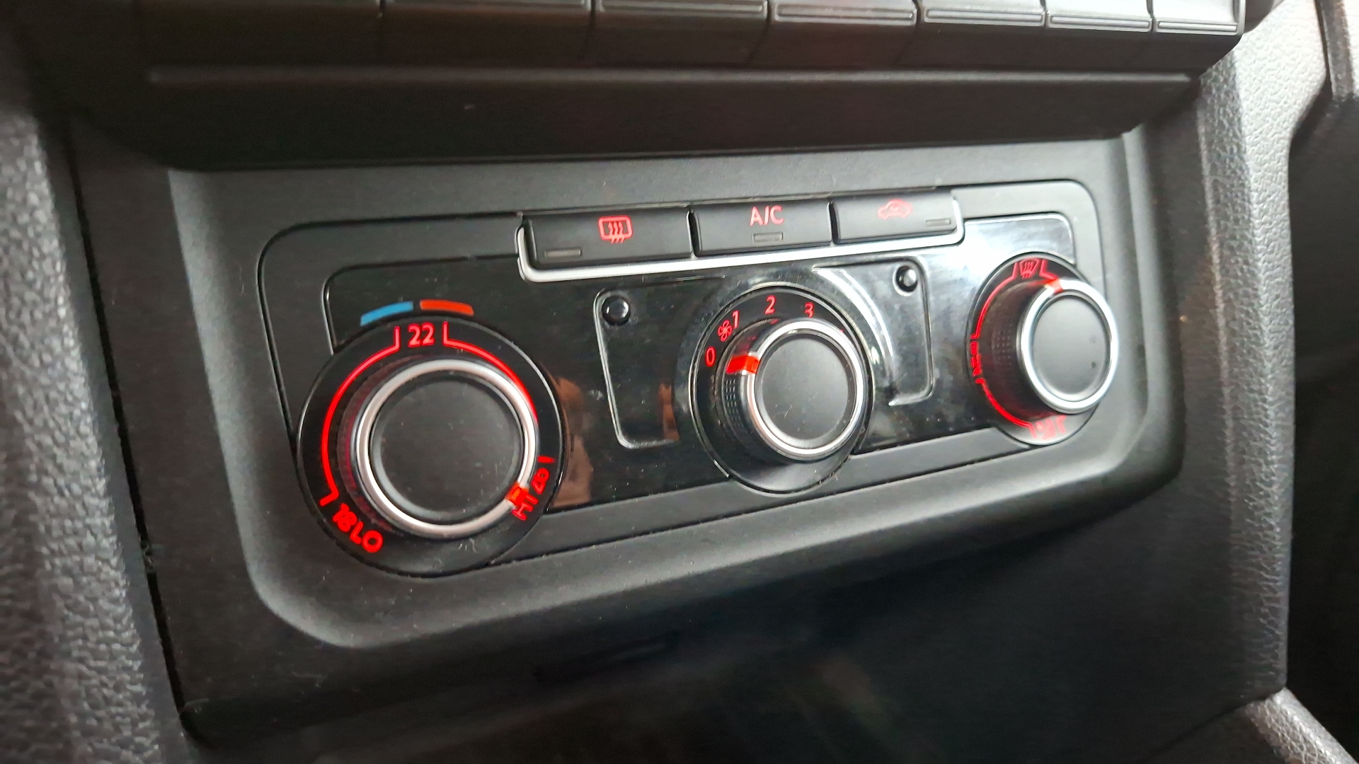 Volkswagen Amarok — foto 15 de 16