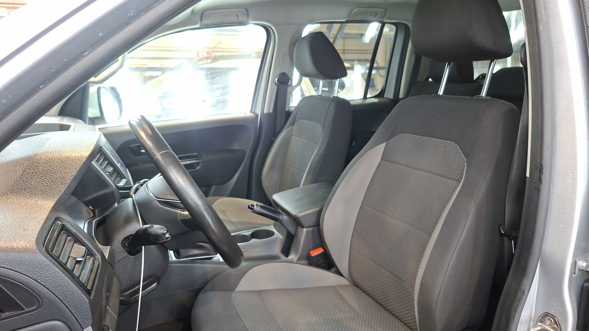Volkswagen Amarok — foto 13 de 16
