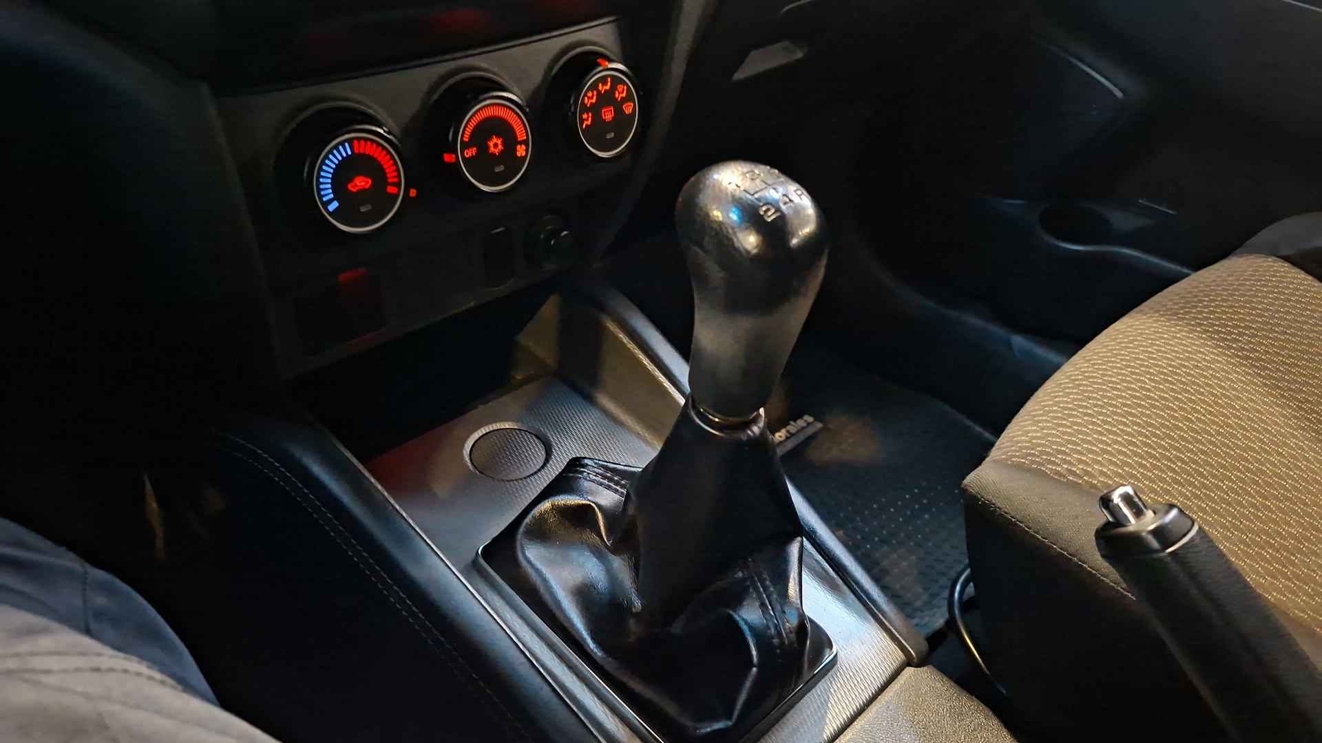 Mitsubishi Asx — foto 11 de 16