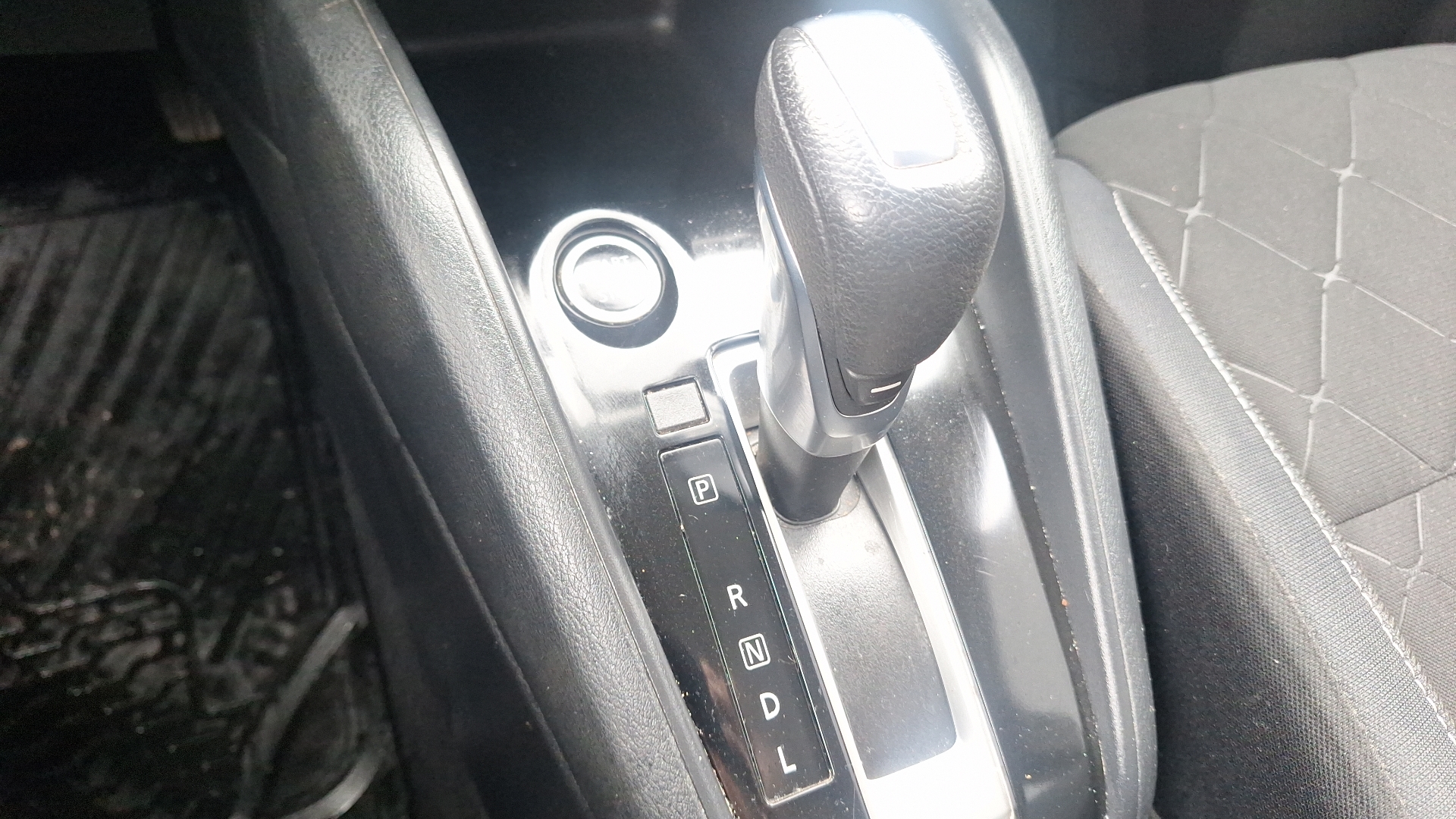Nissan Kicks — foto 11 de 14