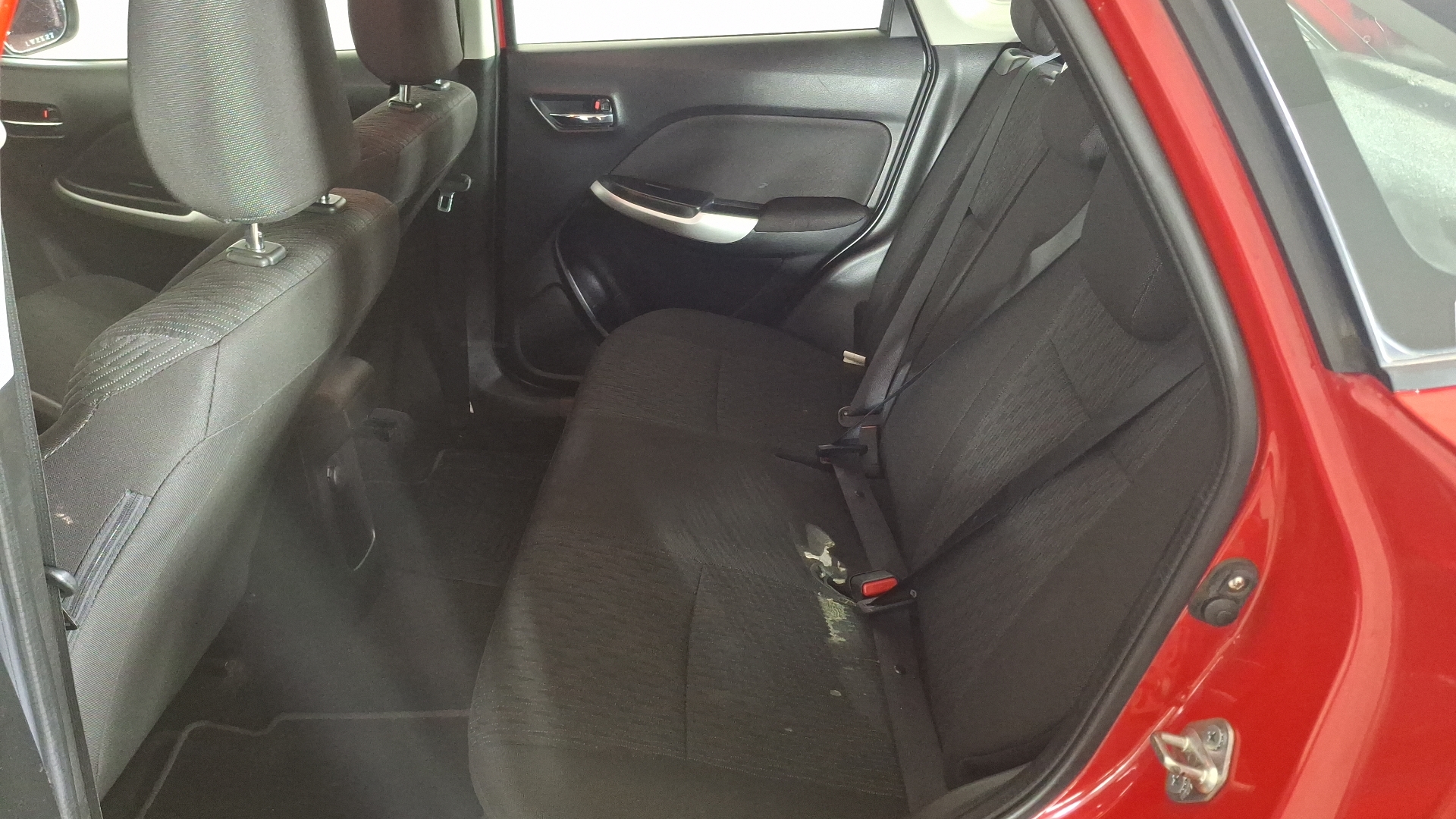 Suzuki Baleno — foto 14 de 16