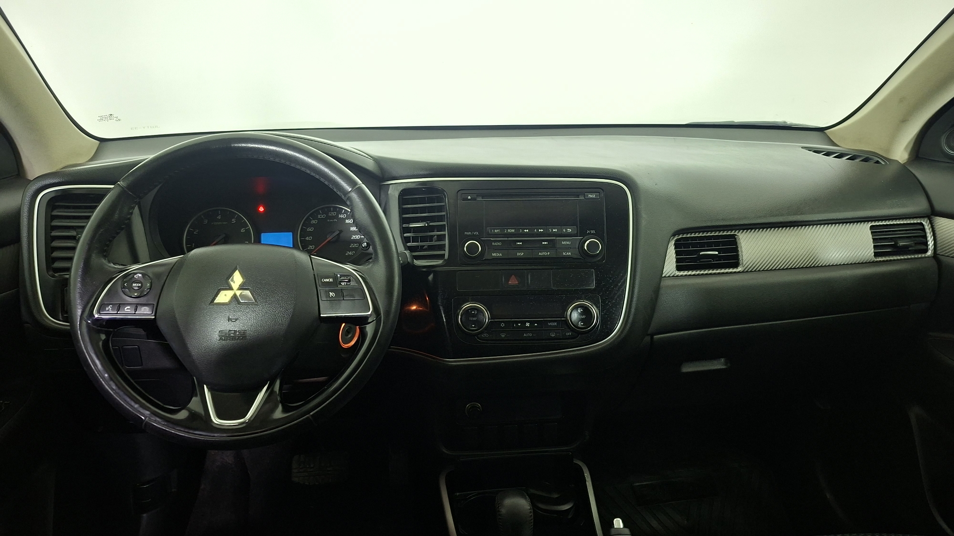 Mitsubishi Outlander — foto 8 de 16