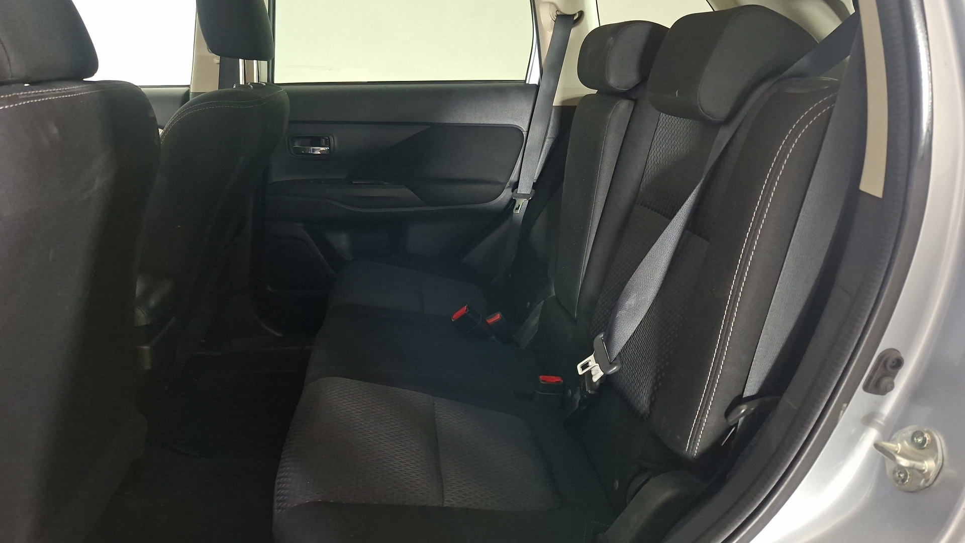 Mitsubishi Outlander — foto 14 de 16