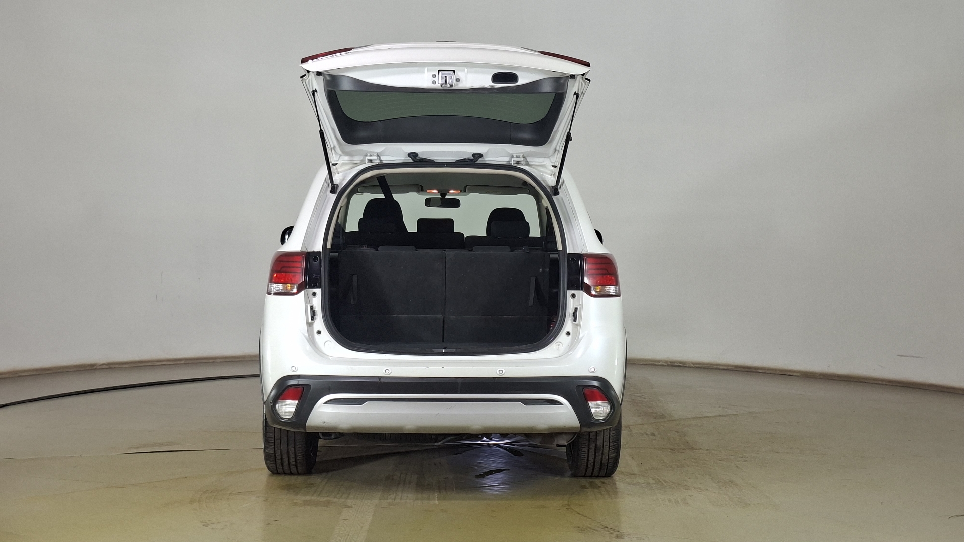 Mitsubishi Outlander — foto 6 de 17