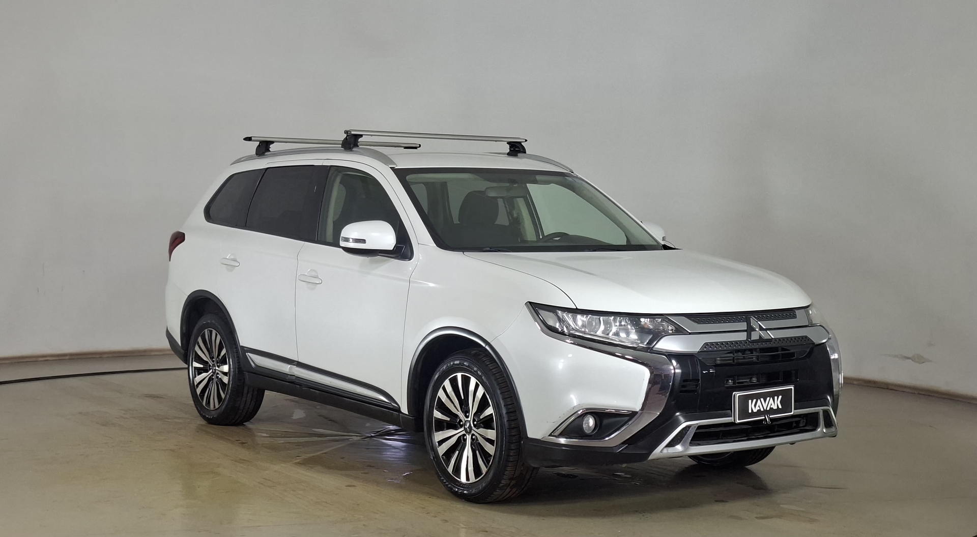 Mitsubishi Outlander — foto 3 de 17