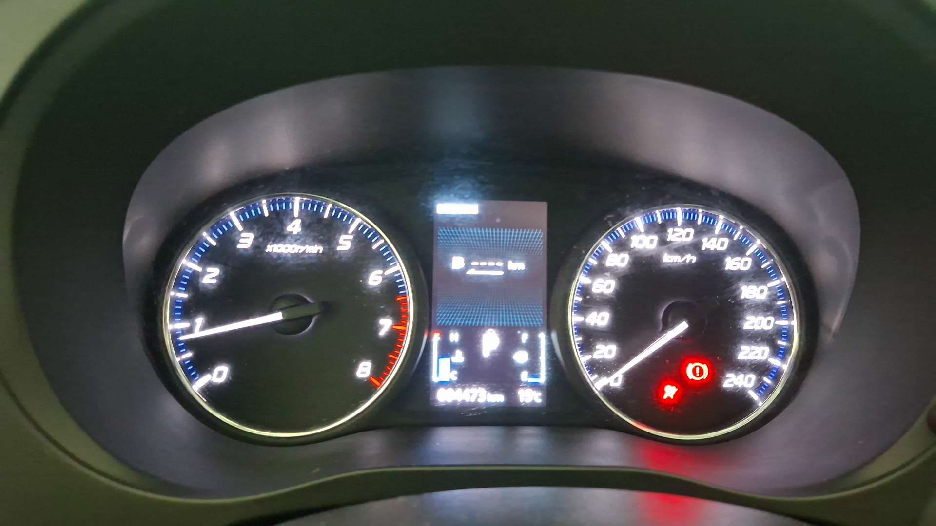 Mitsubishi Outlander — foto 9 de 17