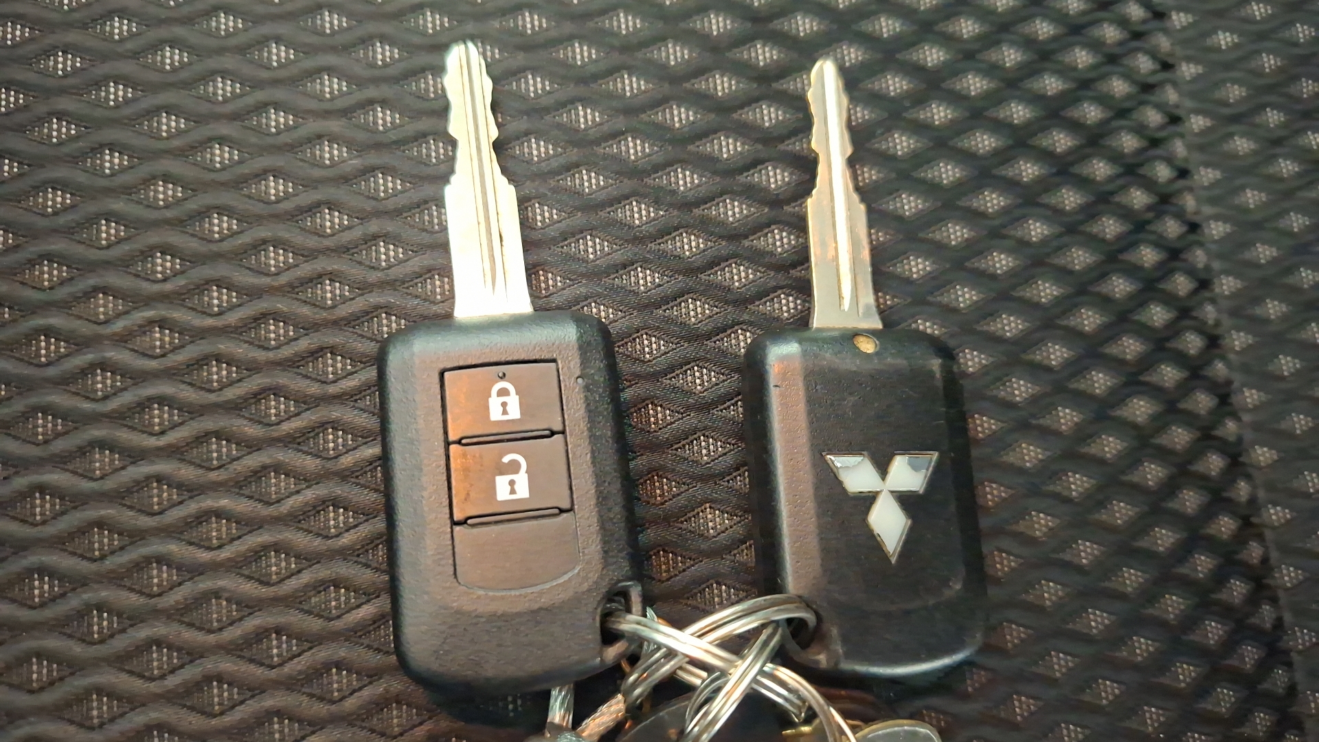 Mitsubishi Outlander — foto 17 de 17