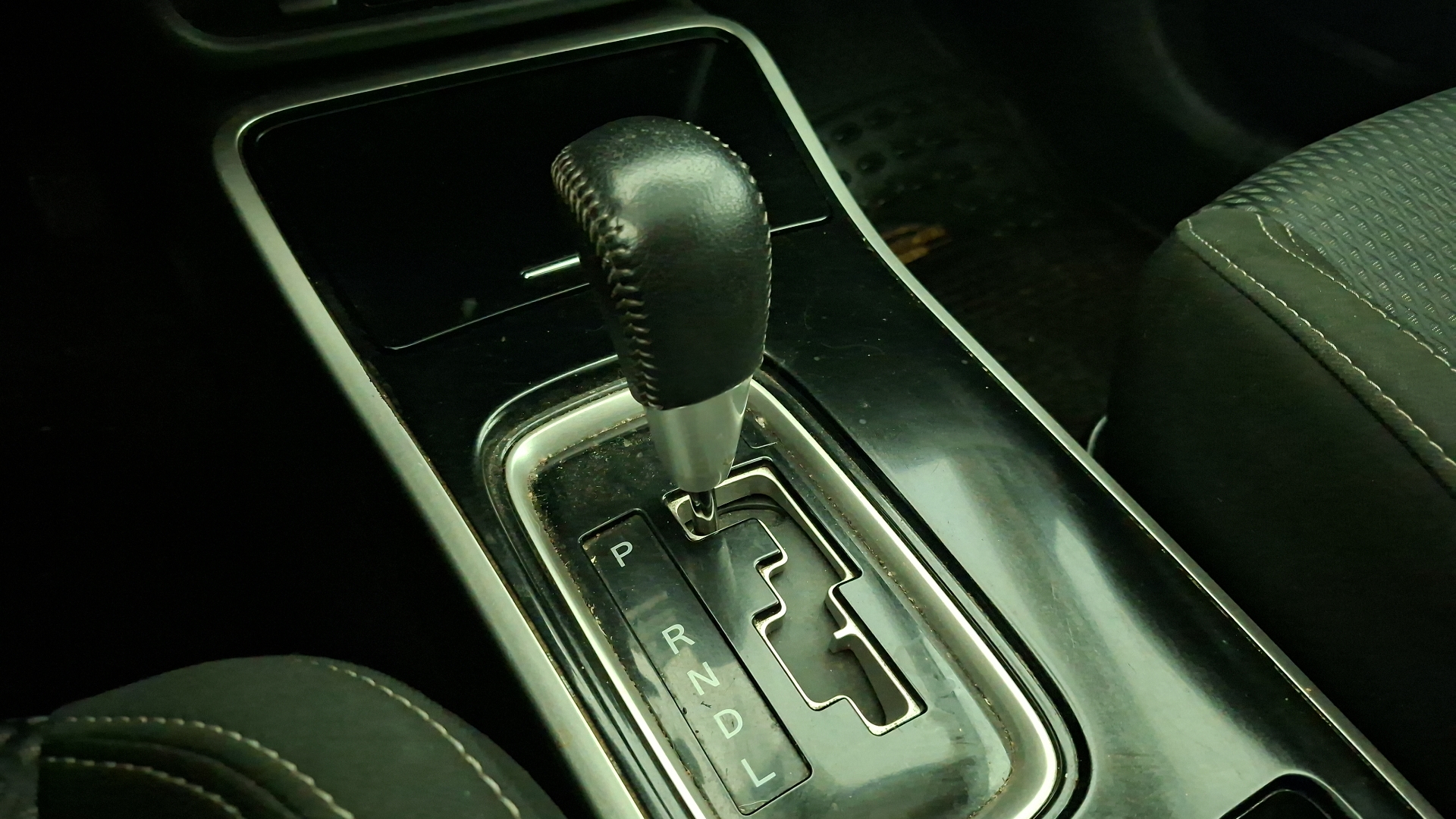Mitsubishi Outlander — foto 11 de 17