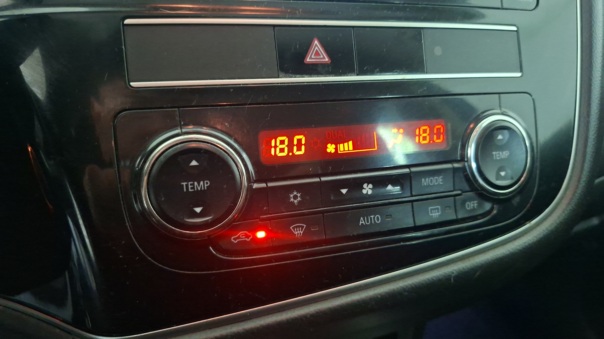 Mitsubishi Outlander — foto 16 de 17