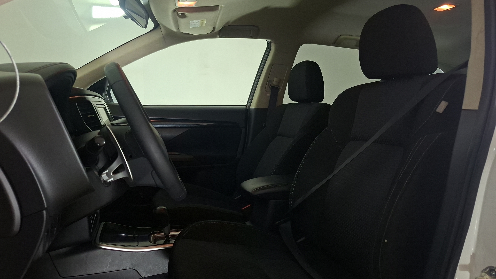 Mitsubishi Outlander — foto 13 de 17