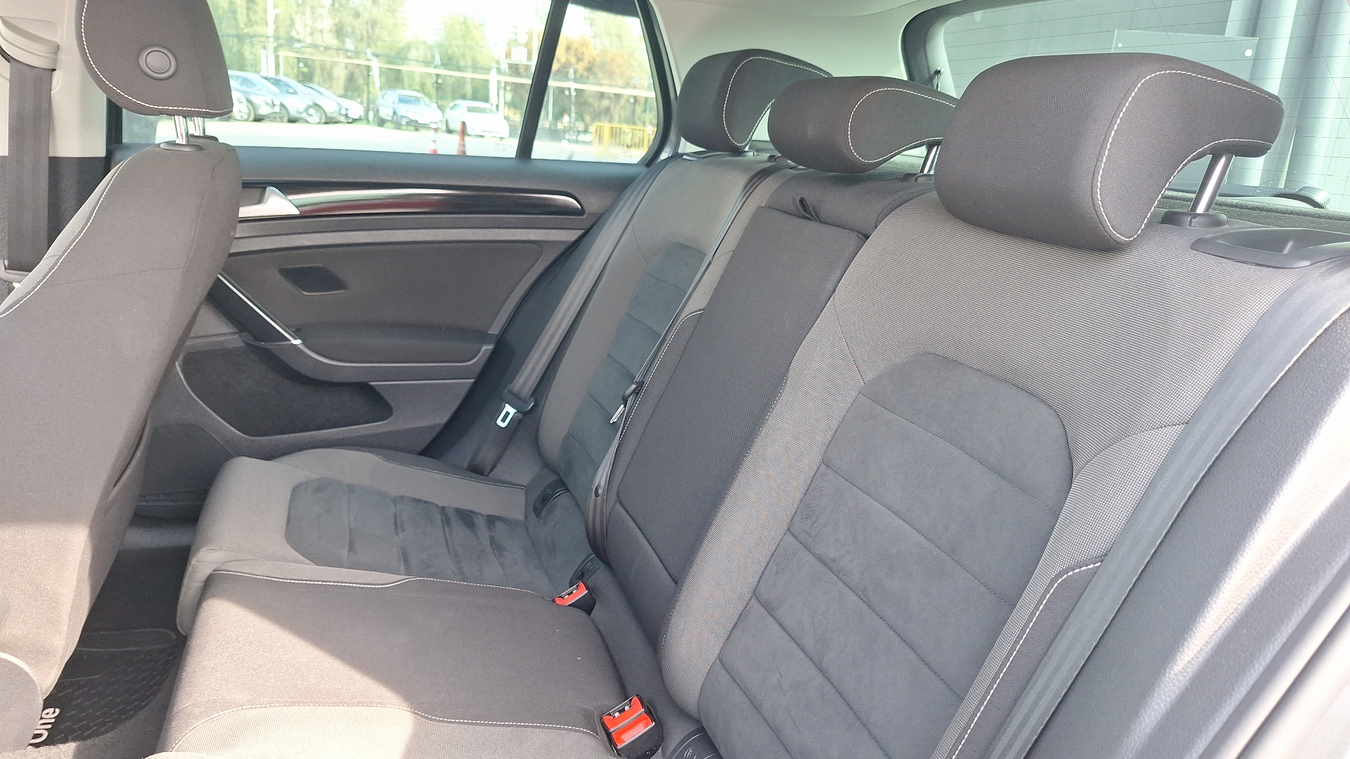 Volkswagen Golf — foto 14 de 16