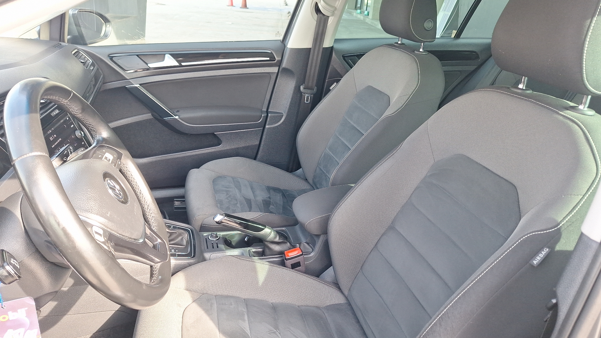 Volkswagen Golf — foto 15 de 16