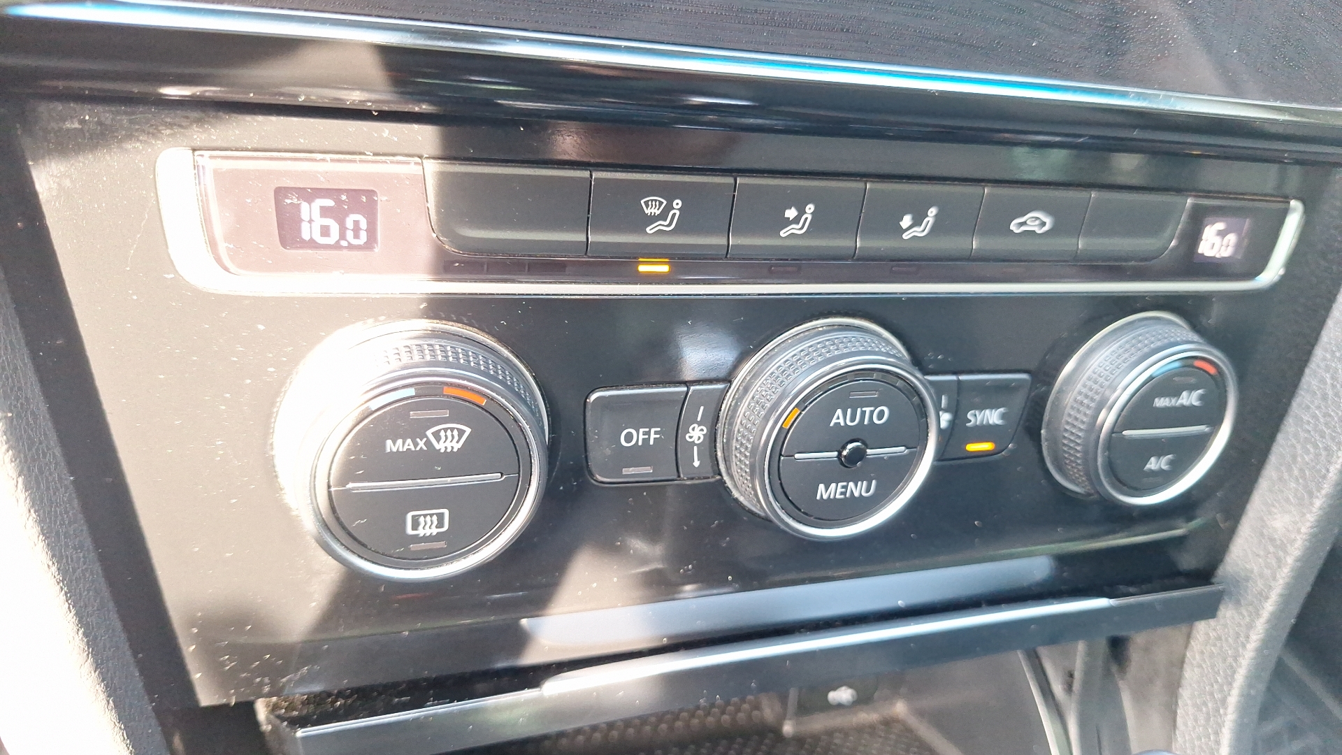 Volkswagen Golf — foto 16 de 16