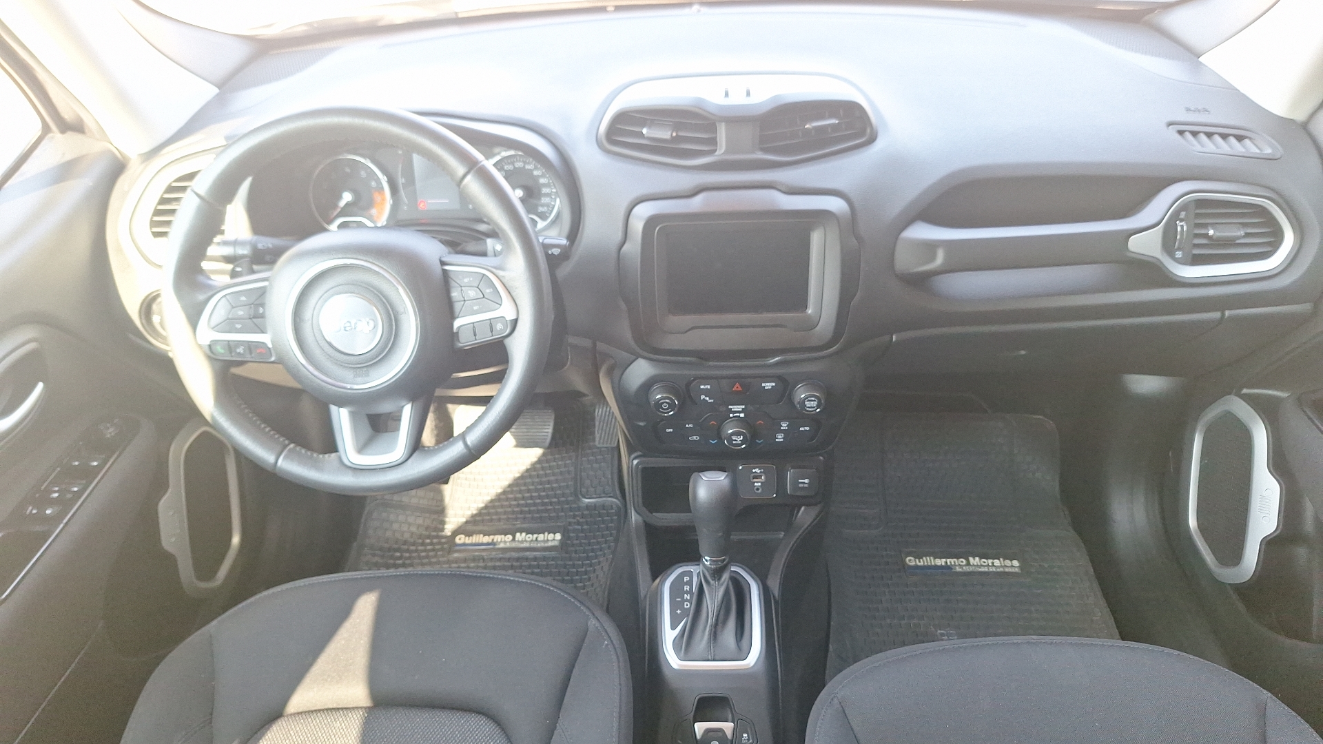 Jeep Renegade — foto 6 de 15
