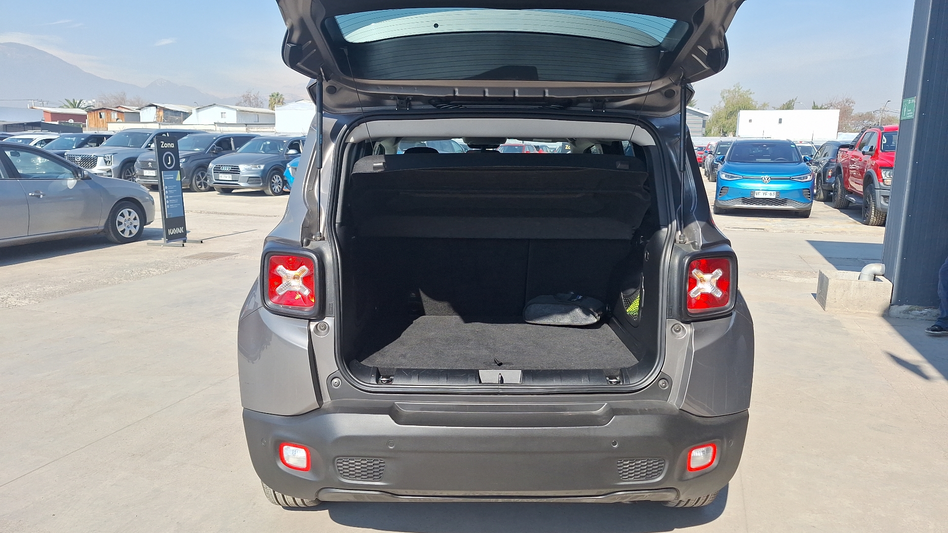 Jeep Renegade — foto 4 de 15