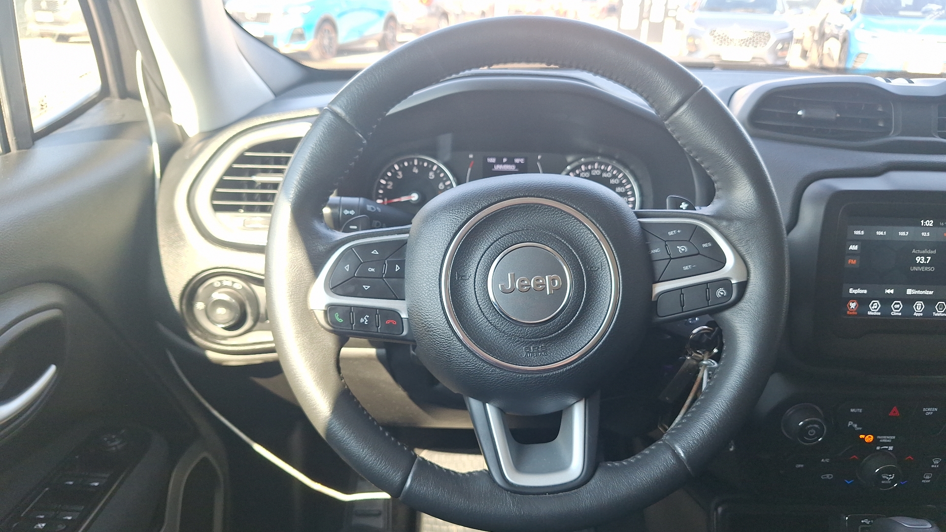 Jeep Renegade — foto 8 de 15