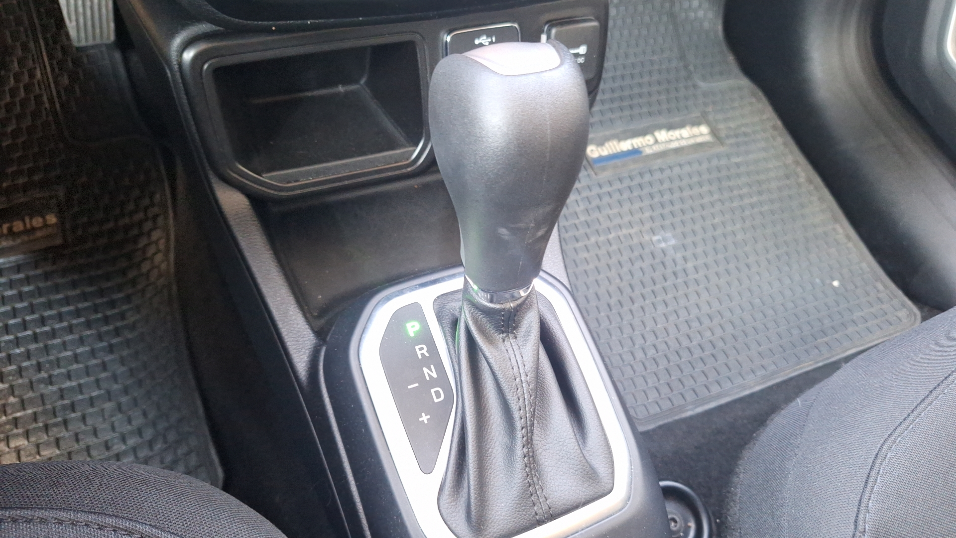 Jeep Renegade — foto 11 de 15