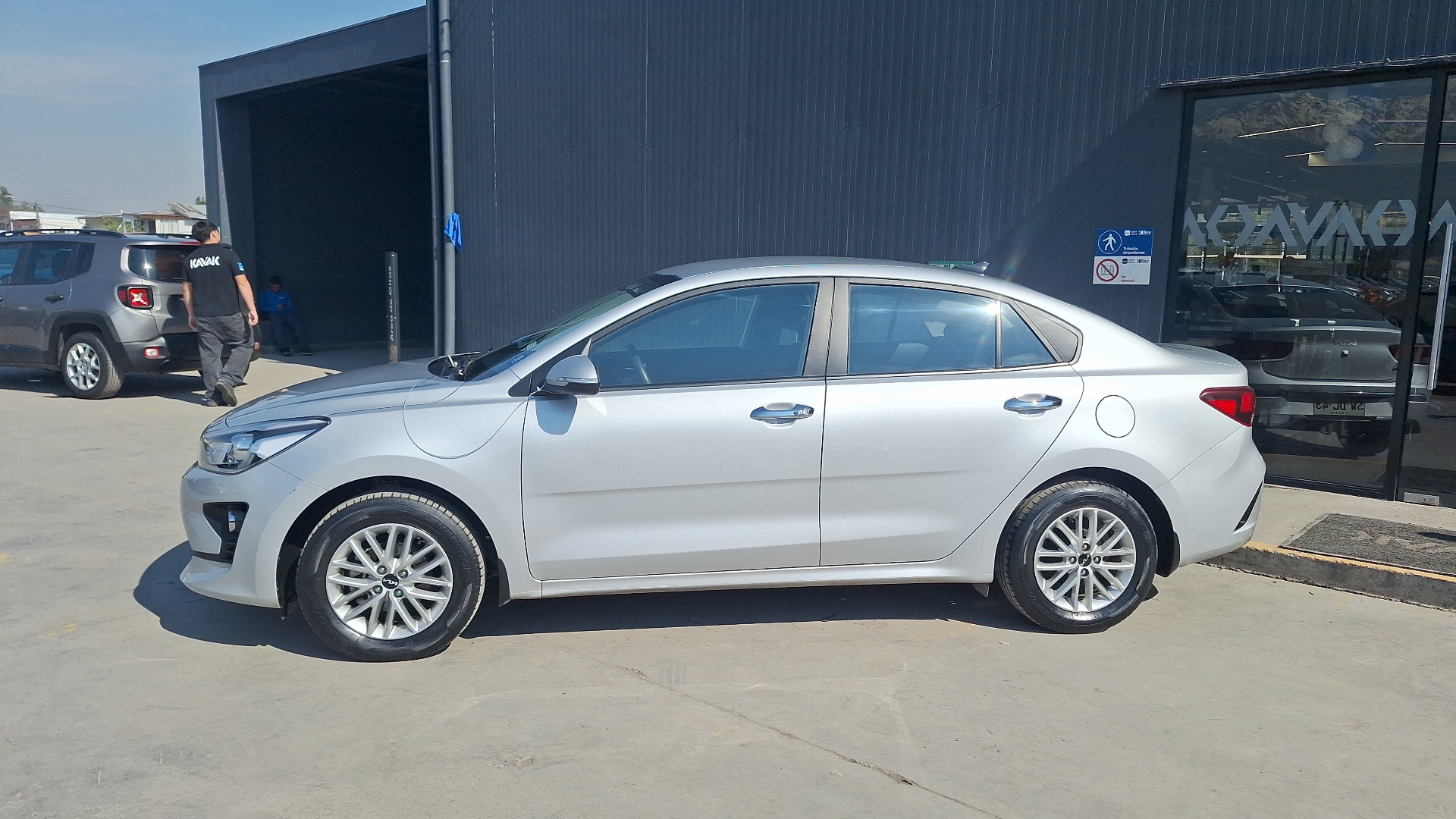 KIA Rio4 — foto 2 de 15
