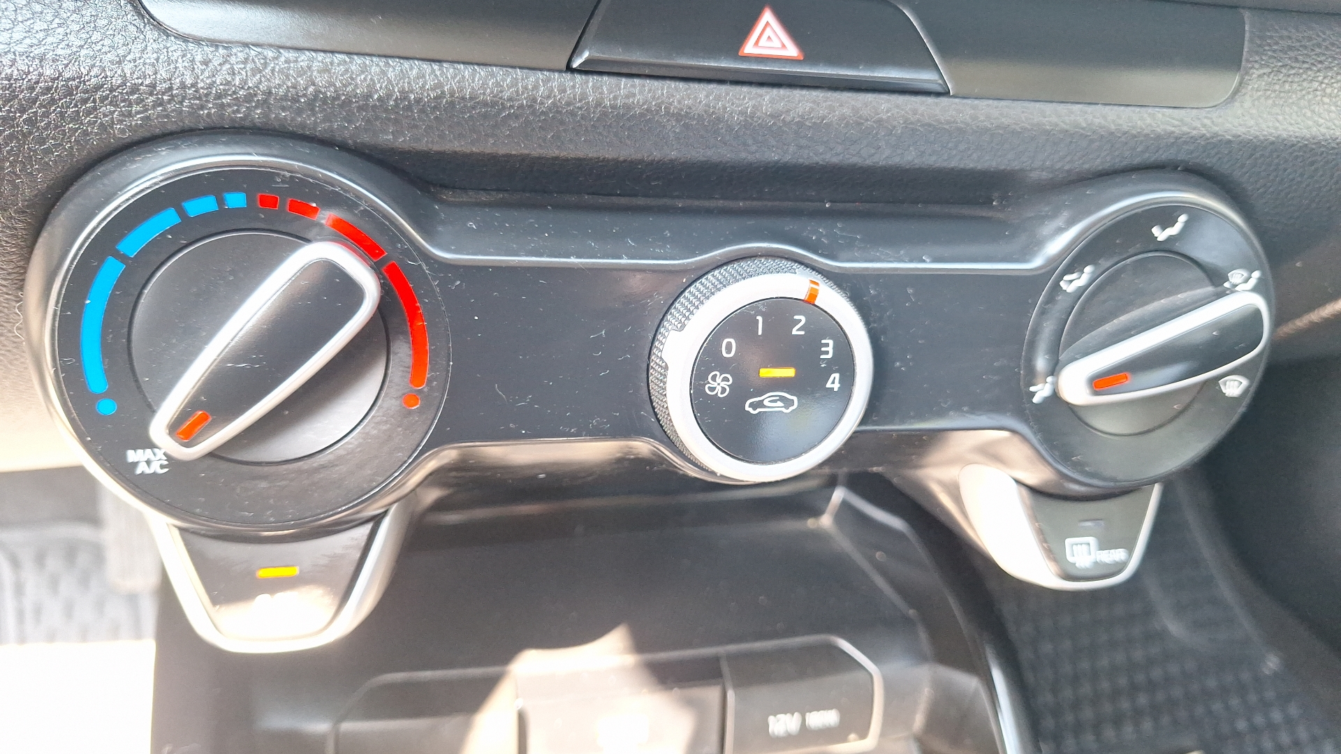 KIA Rio4 — foto 15 de 15