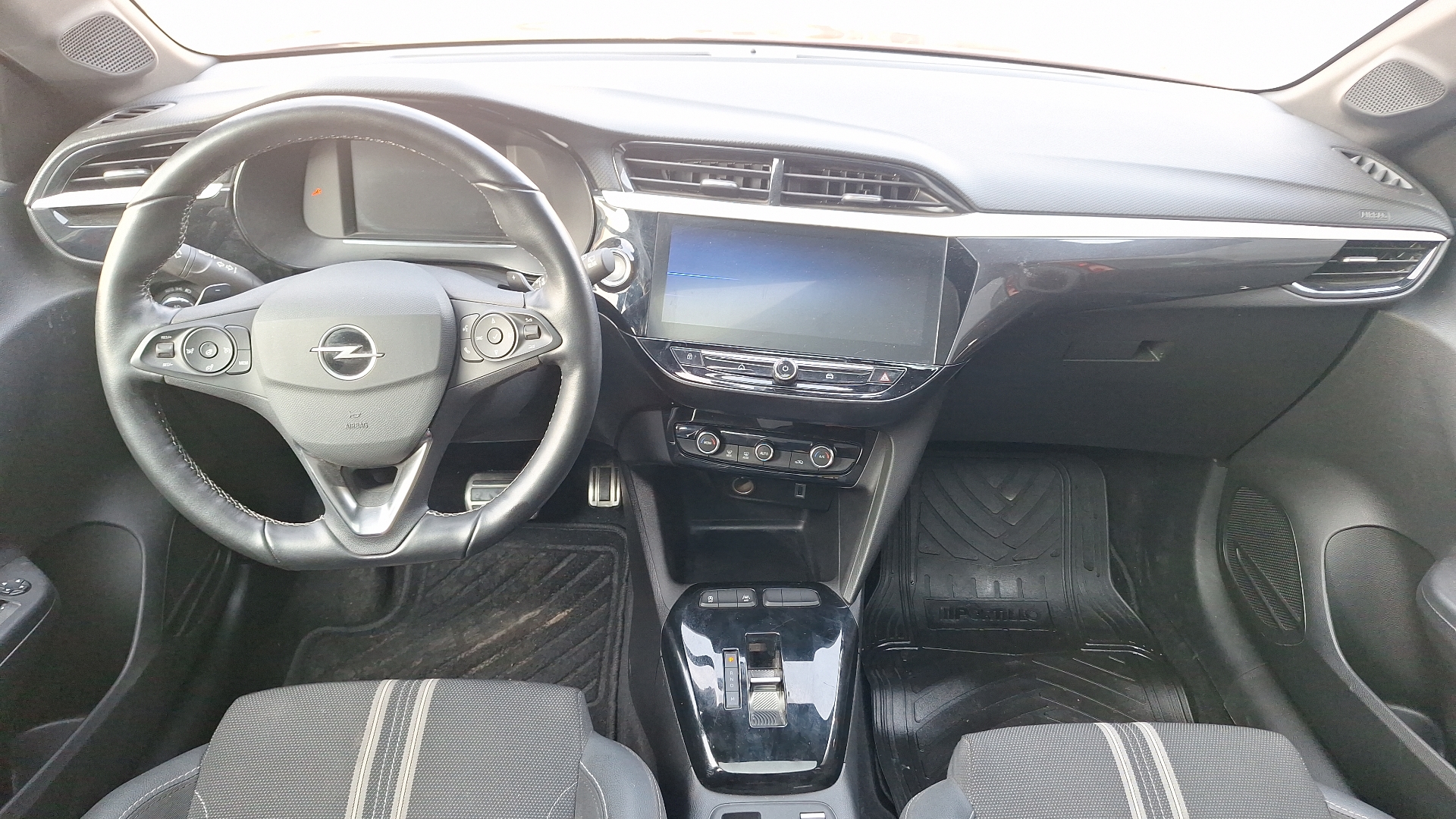 Opel Corsa — foto 6 de 16