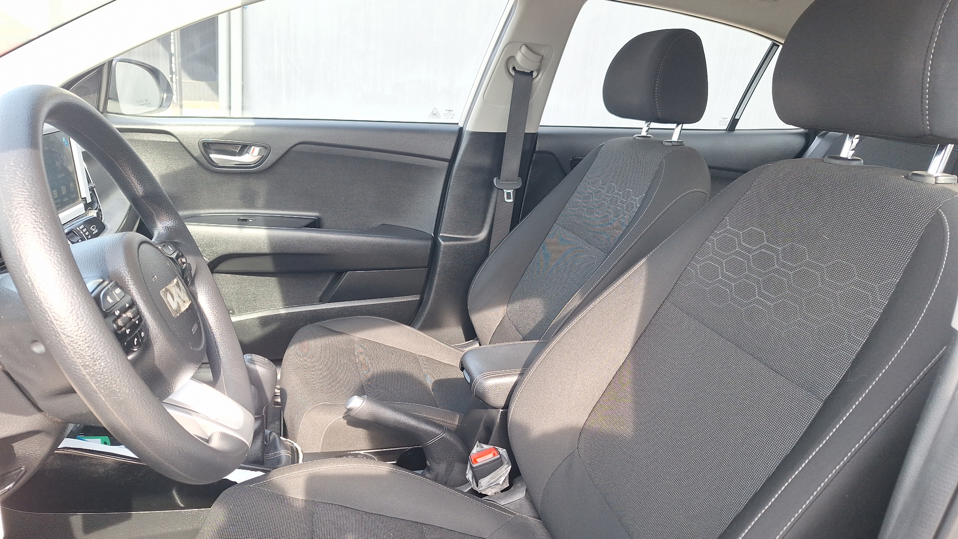 KIA Rio4 — foto 14 de 15