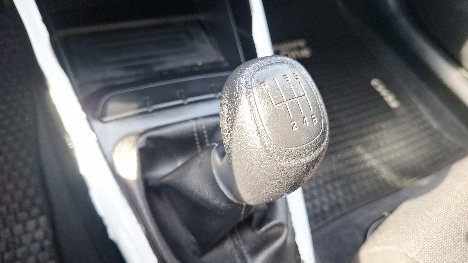 KIA Rio4 — foto 11 de 15