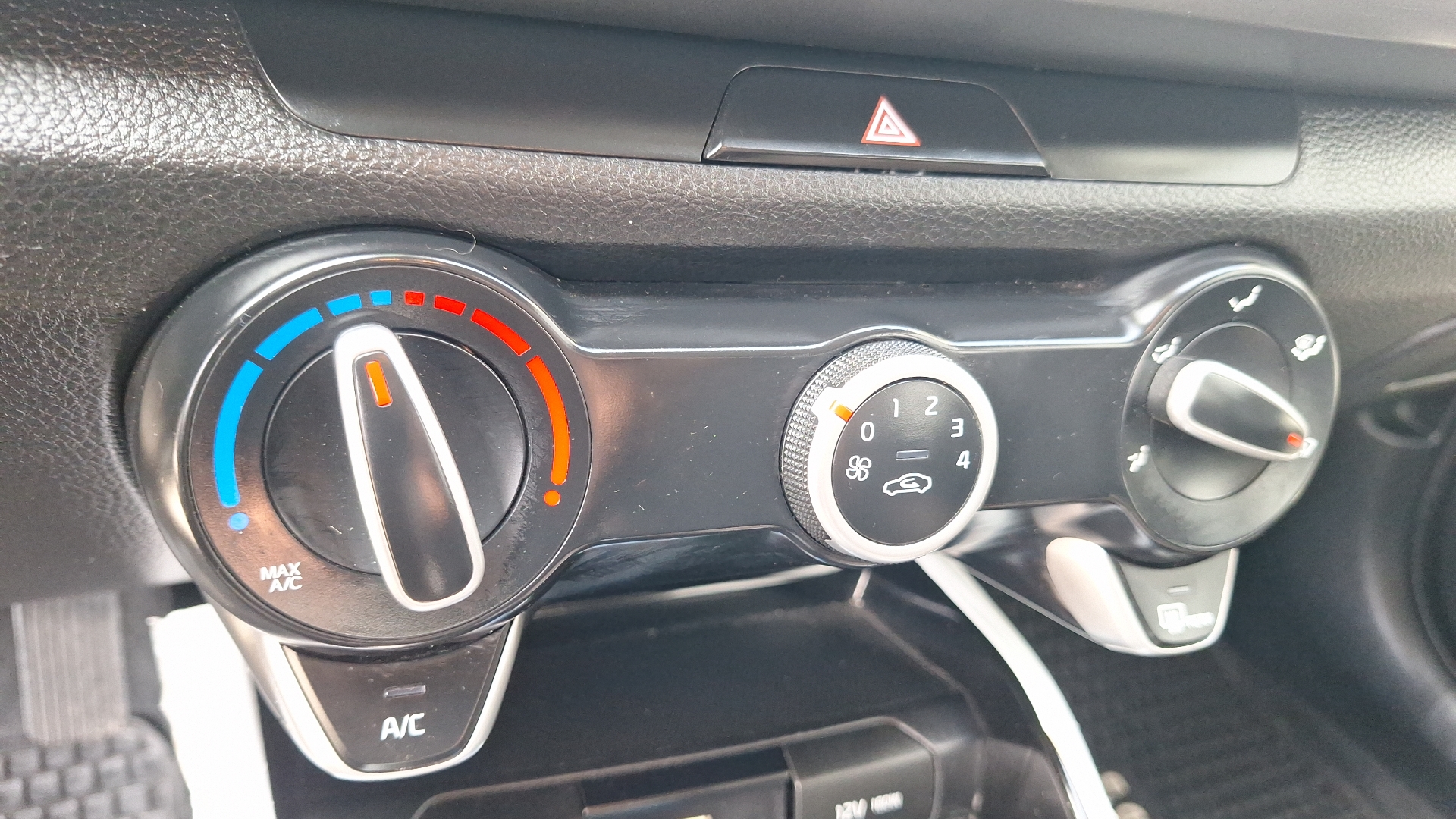 KIA Rio4 — foto 15 de 15