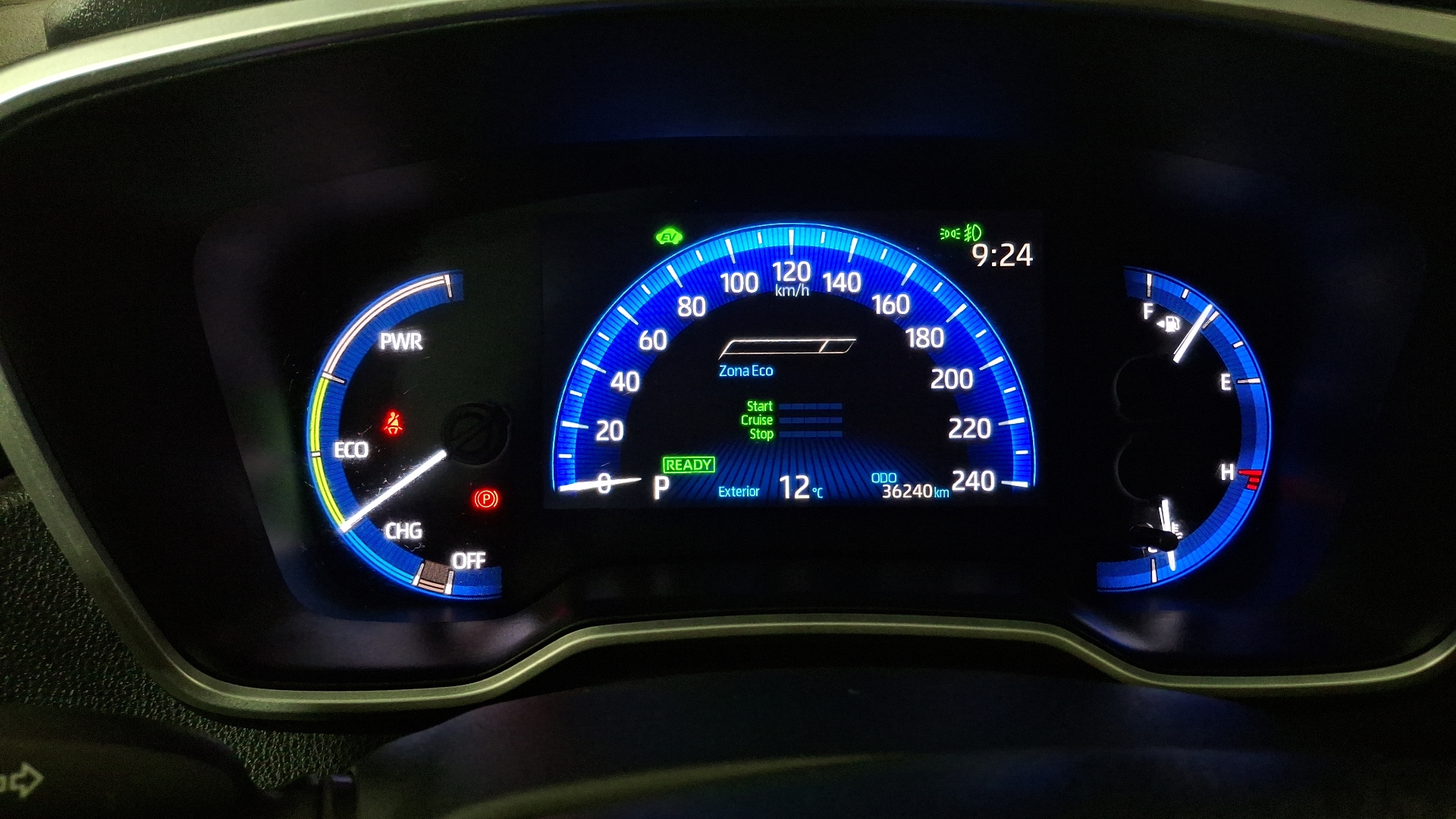 Toyota Corolla — foto 9 de 17