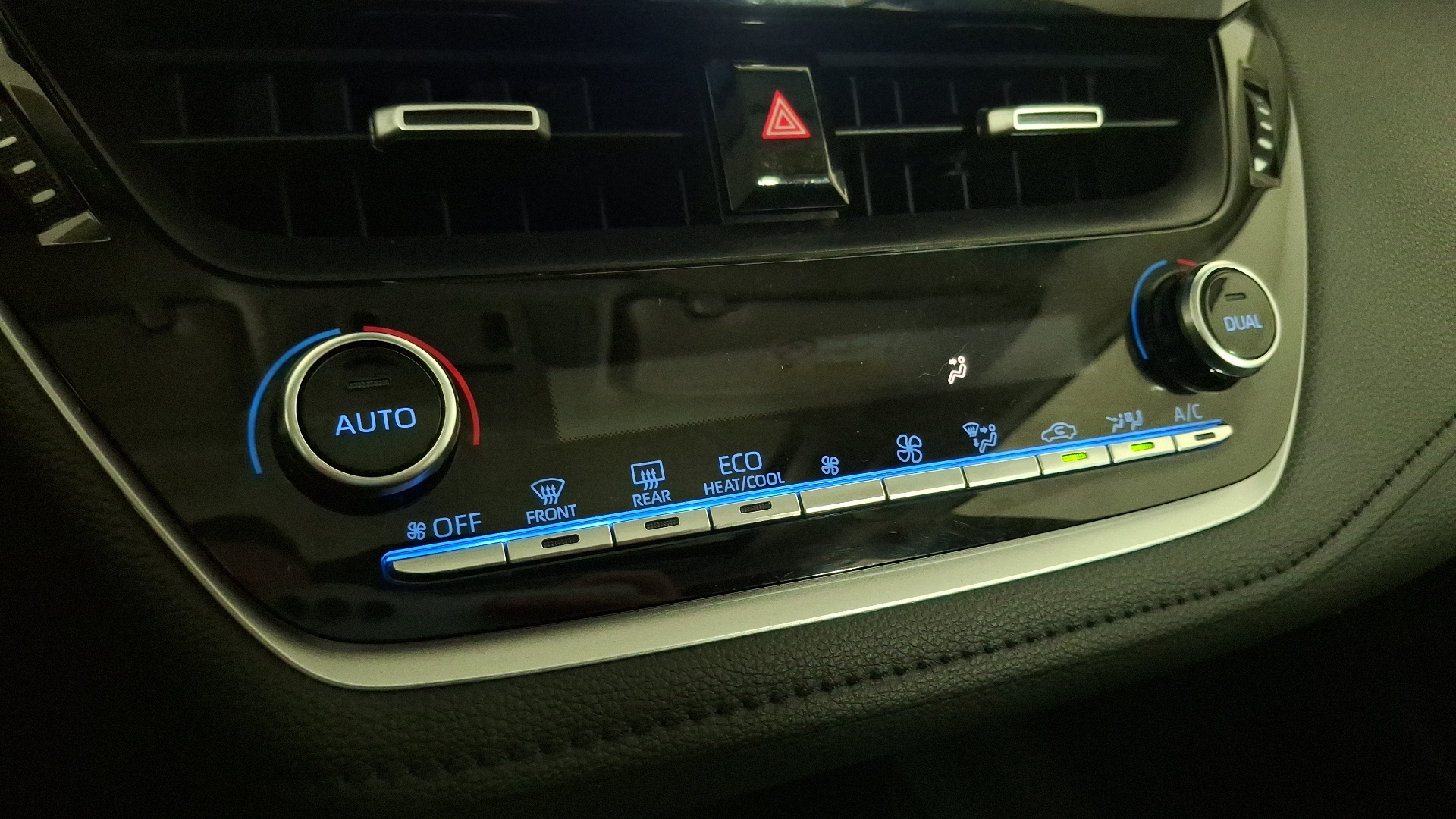 Toyota Corolla — foto 16 de 17