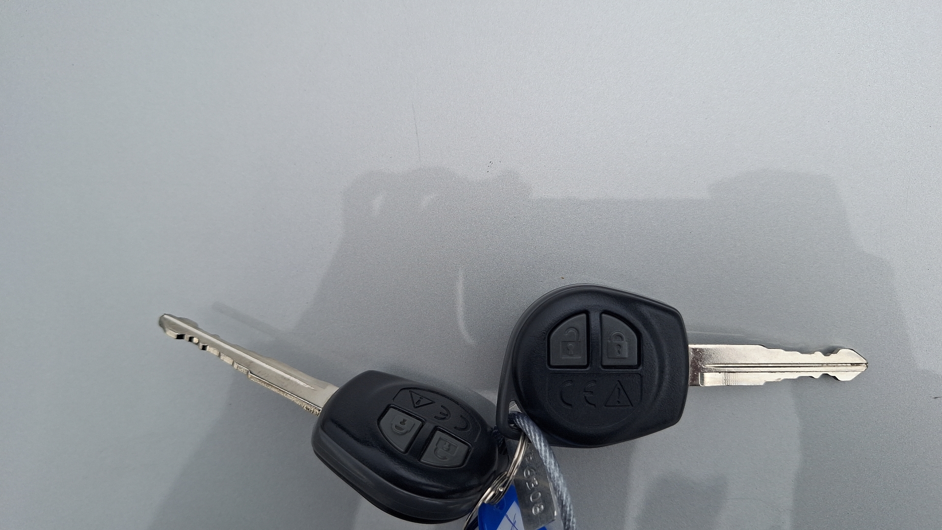 Suzuki Swift — foto 7 de 15