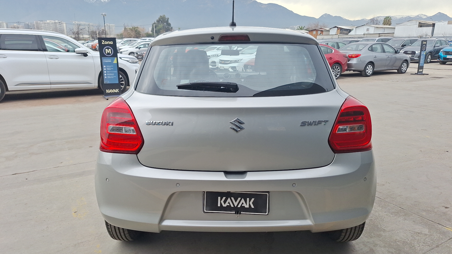 Suzuki Swift — foto 3 de 15