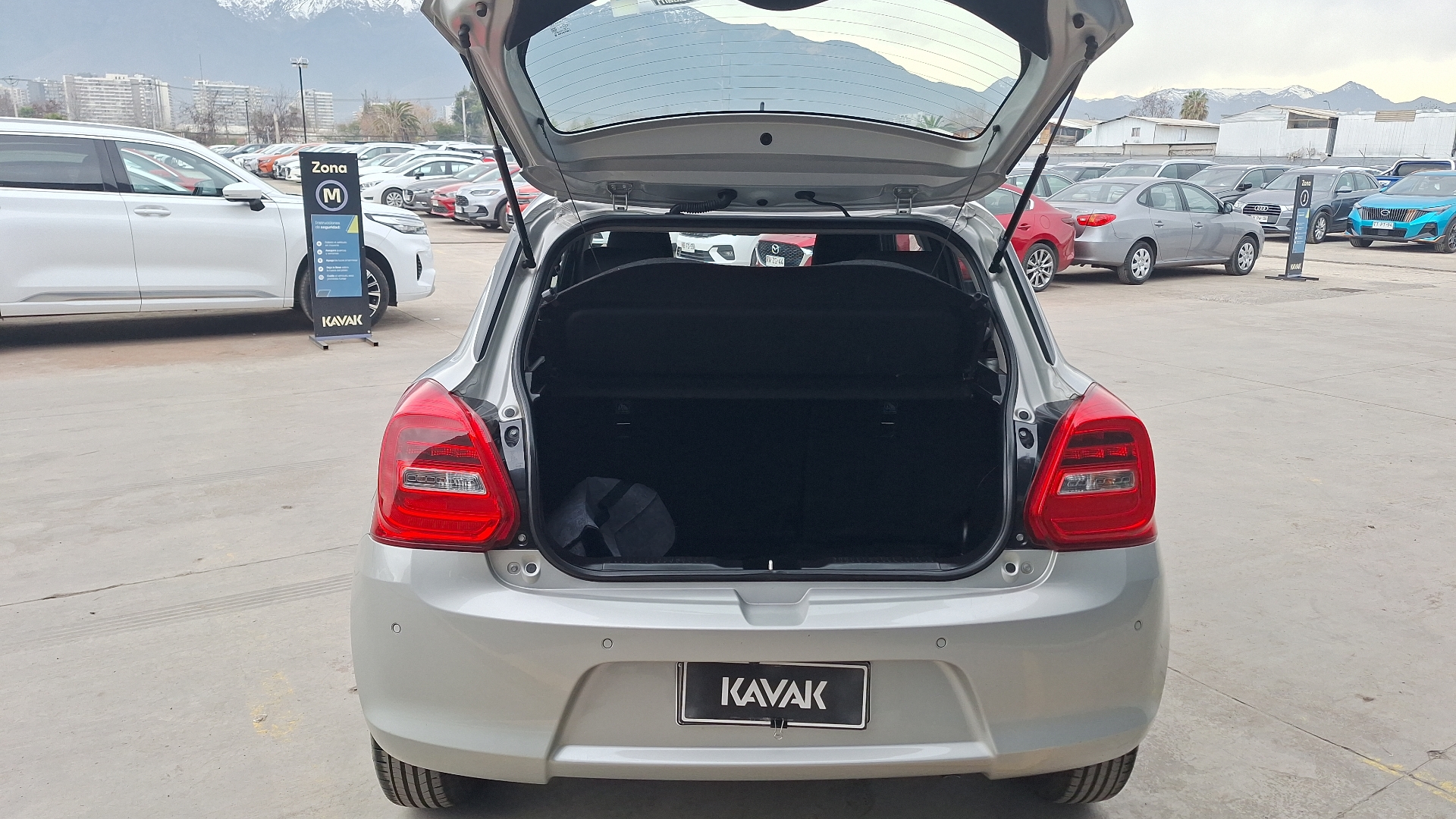 Suzuki Swift — foto 4 de 15