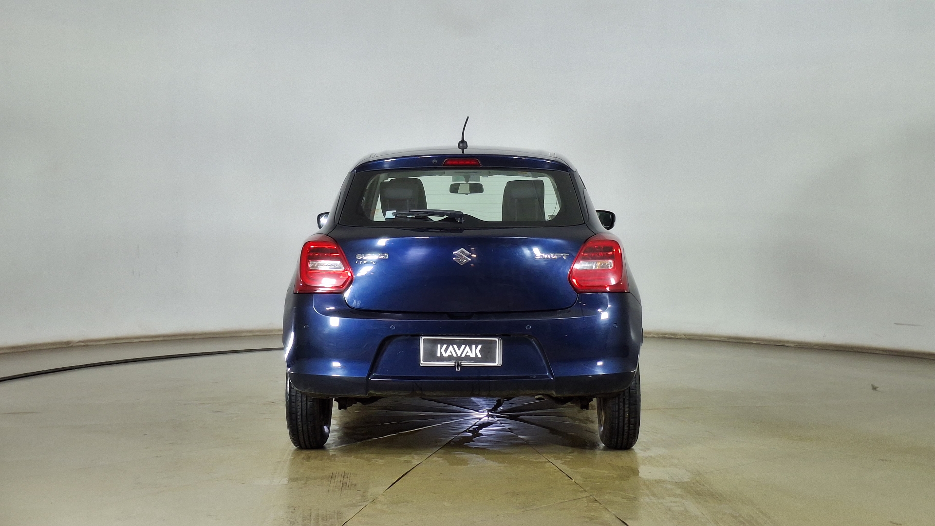 Suzuki Swift — foto 5 de 15