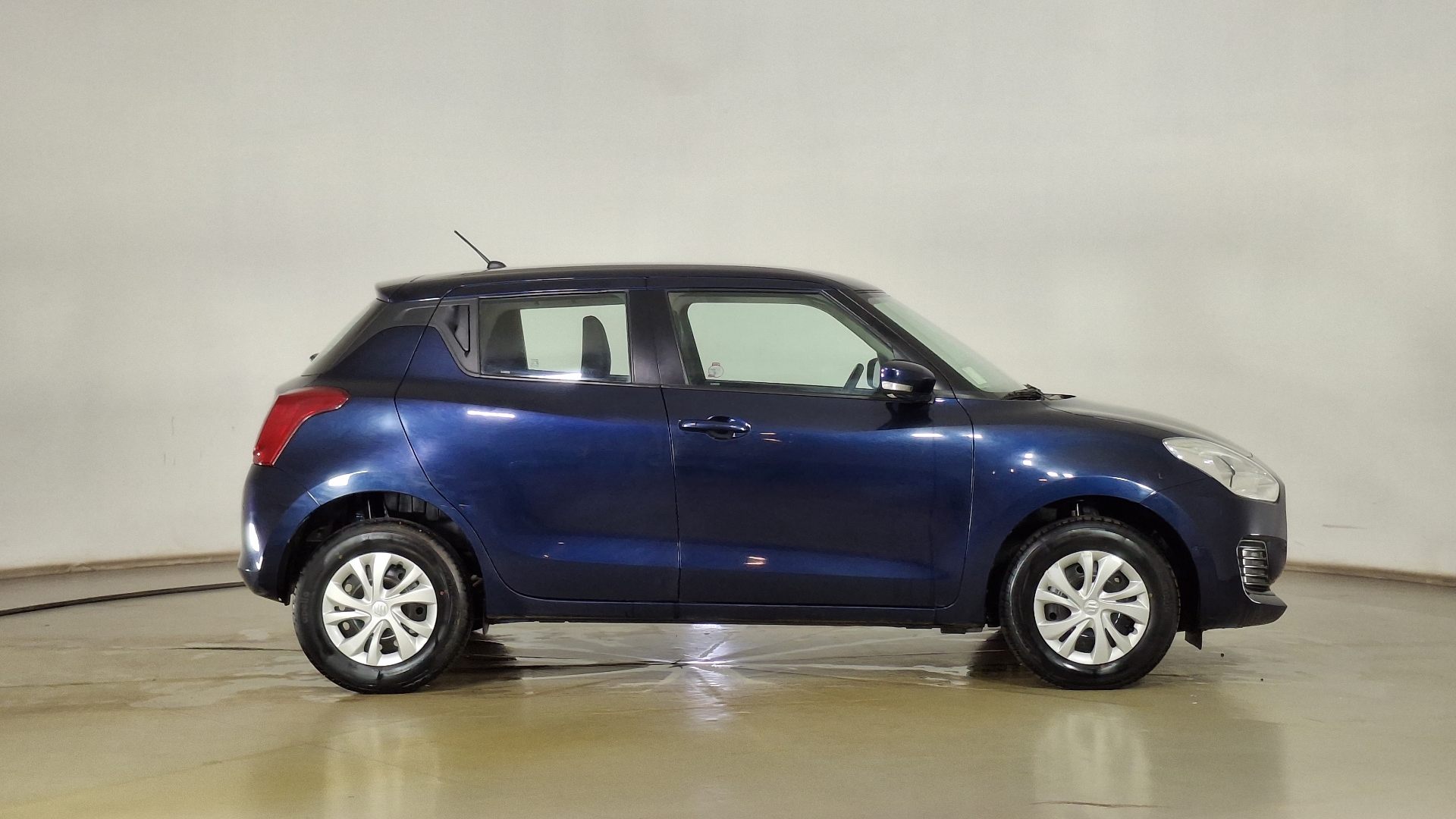 Suzuki Swift — foto 4 de 15