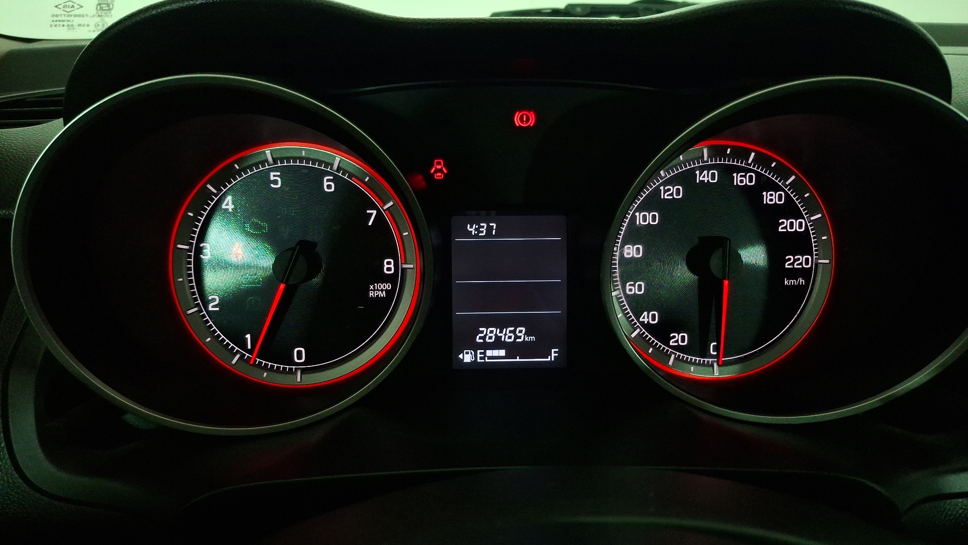 Suzuki Swift — foto 9 de 15
