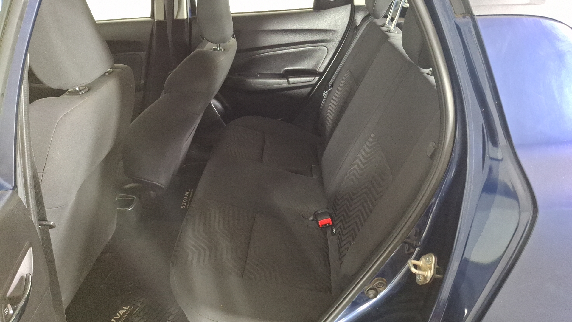 Suzuki Swift — foto 13 de 15