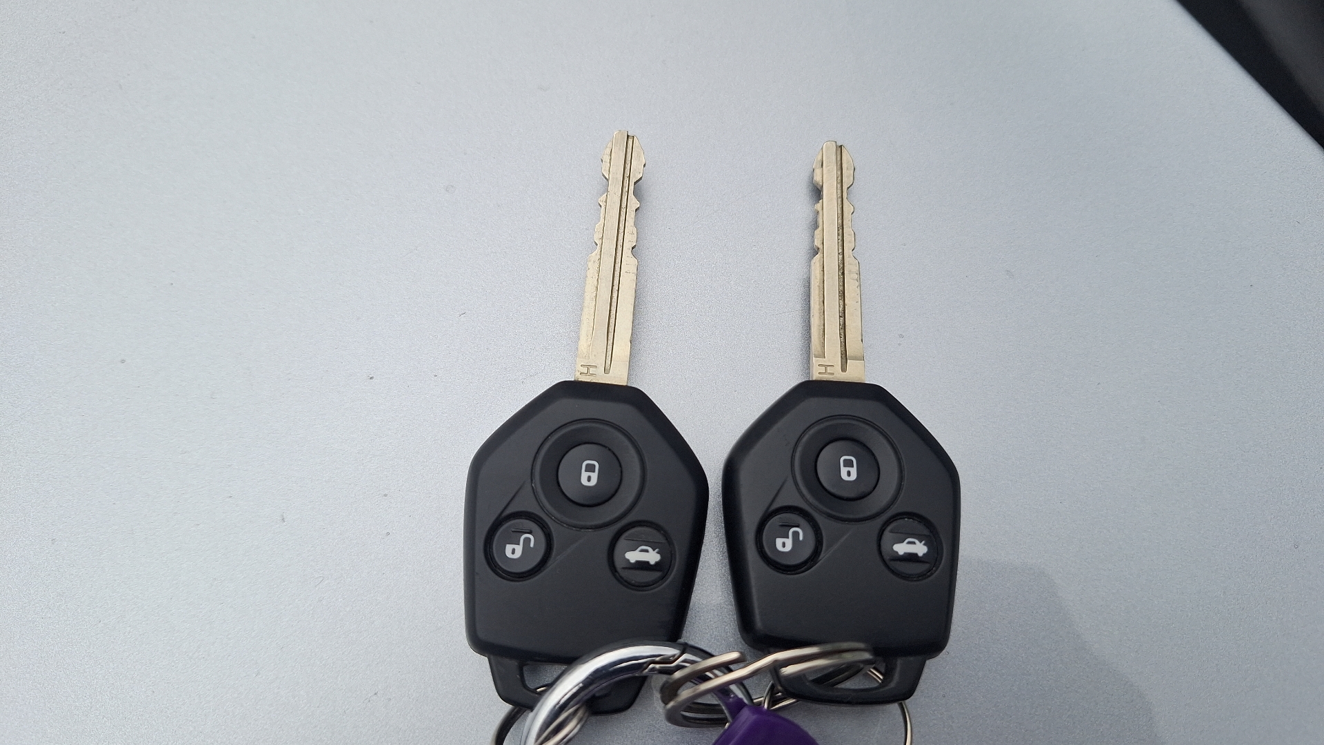 Subaru Impreza — foto 7 de 15