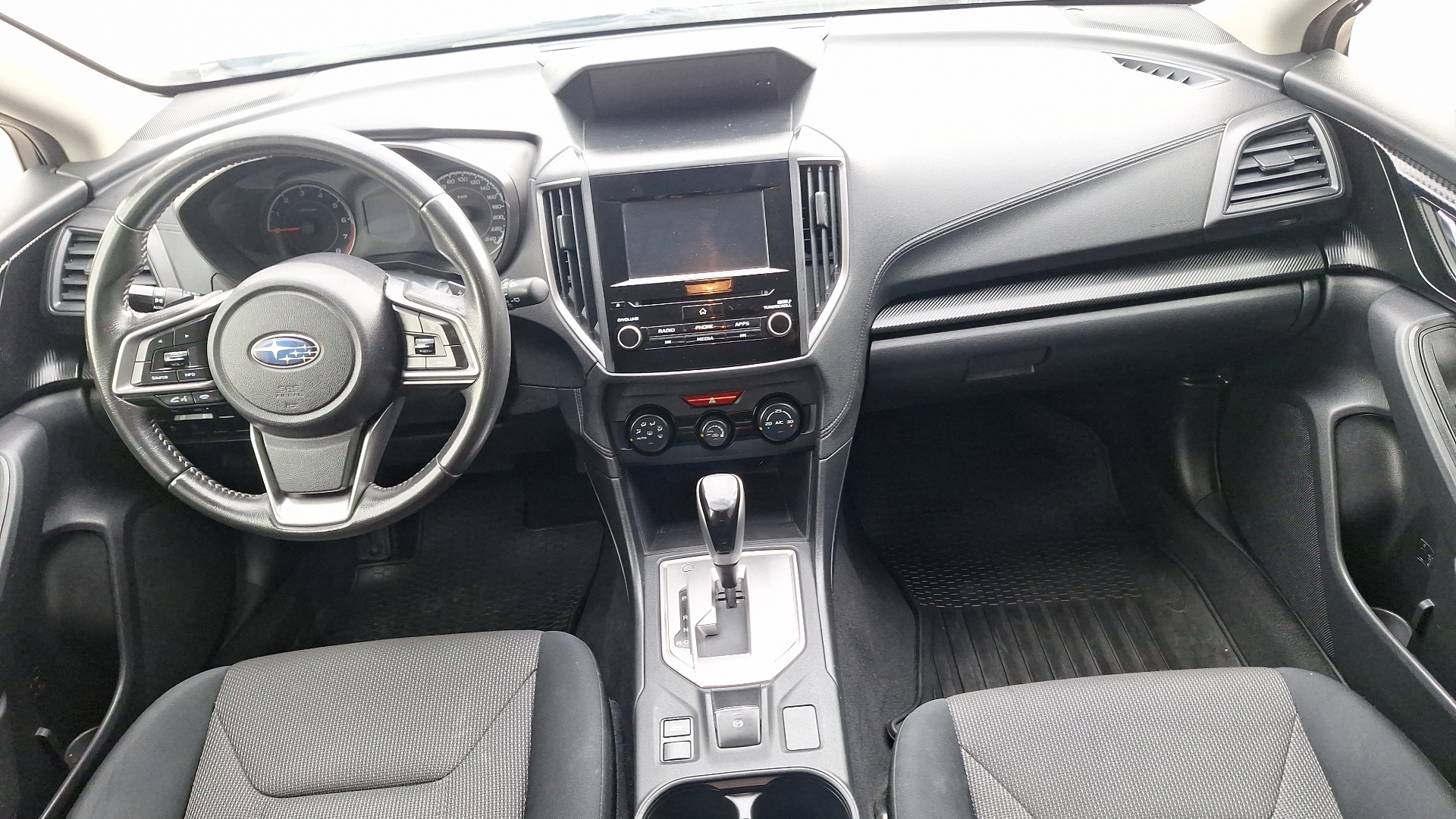 Subaru Impreza — foto 6 de 15