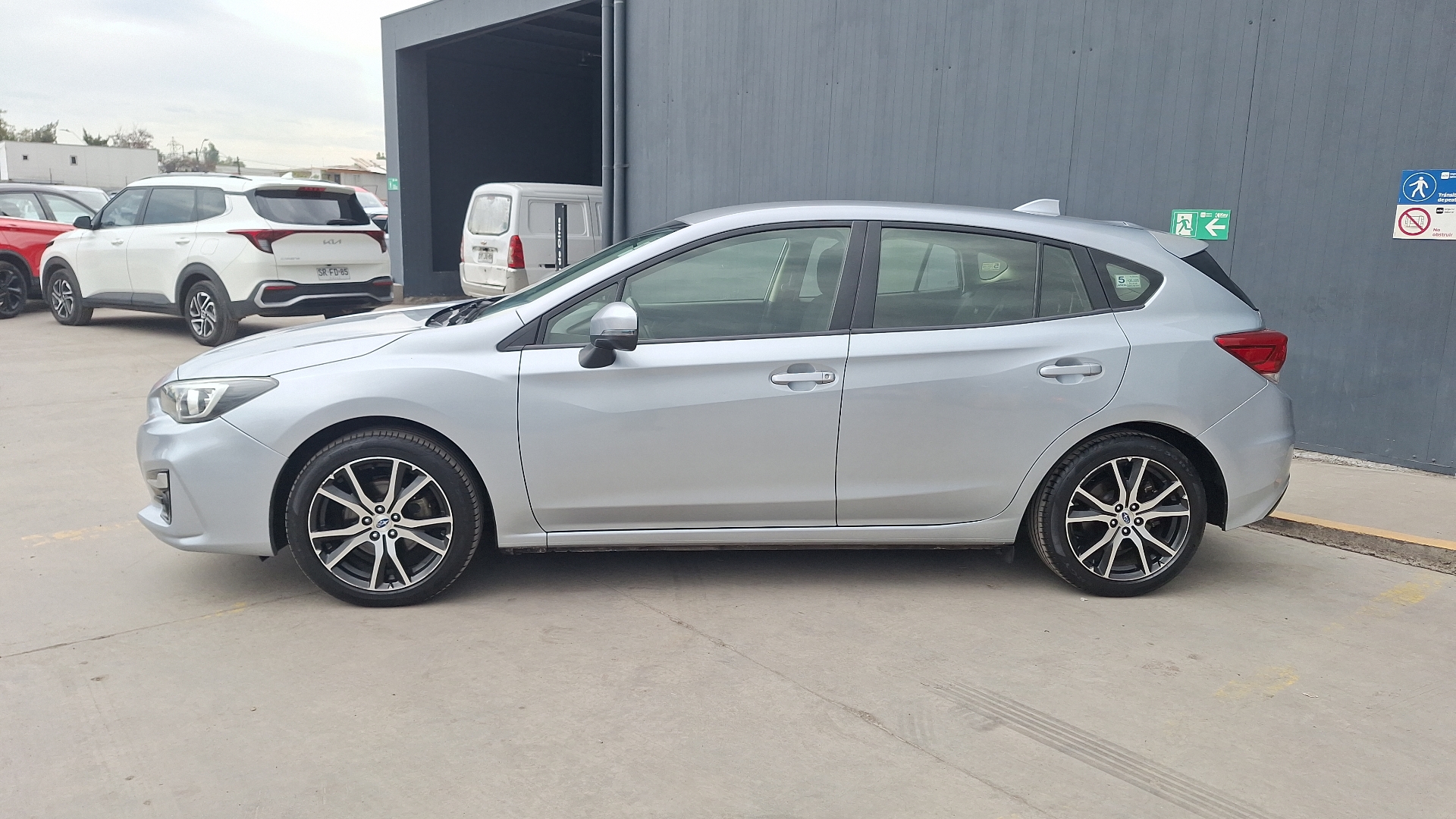 Subaru Impreza — foto 2 de 15