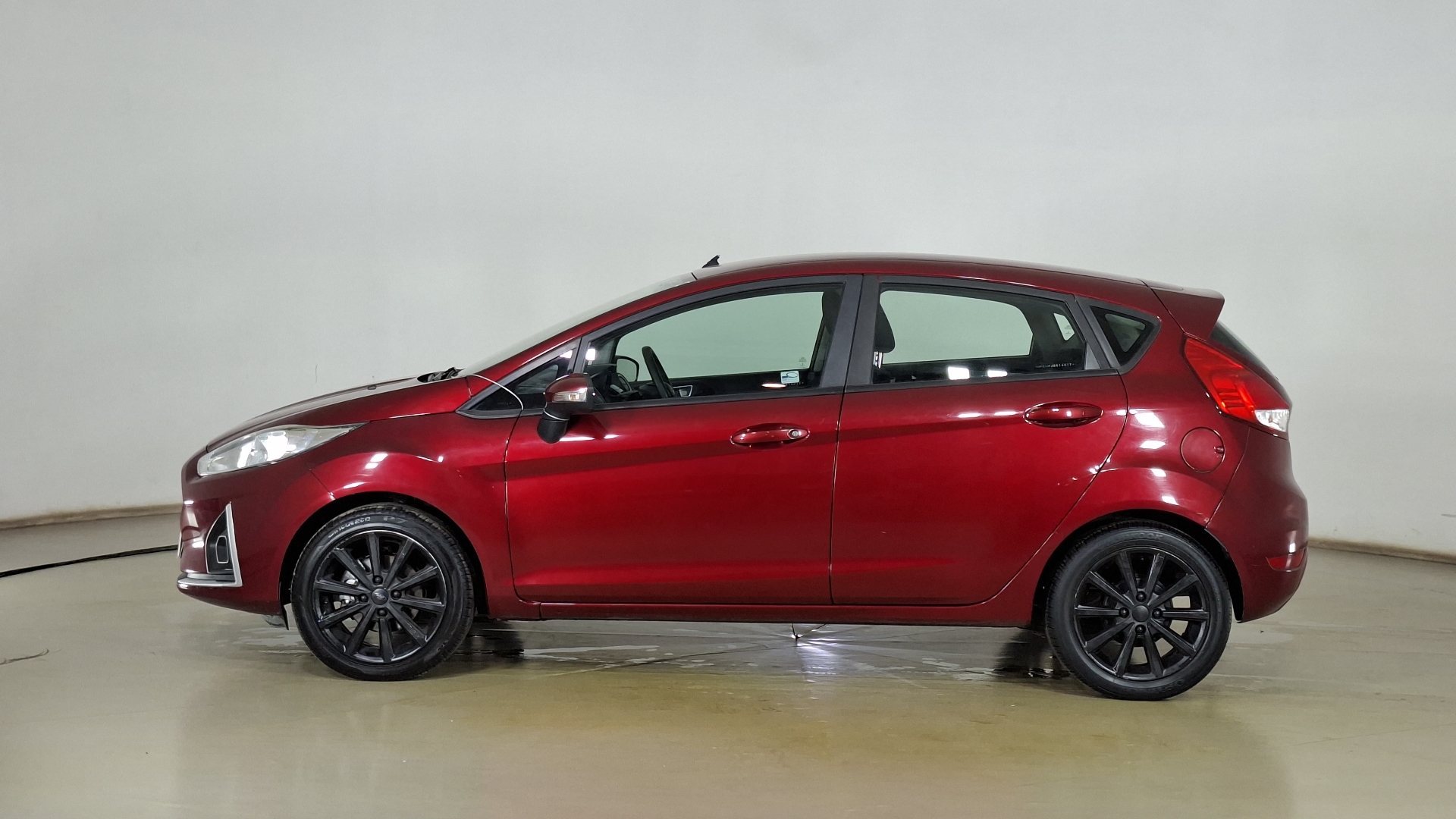 Ford Fiesta — foto 7 de 15