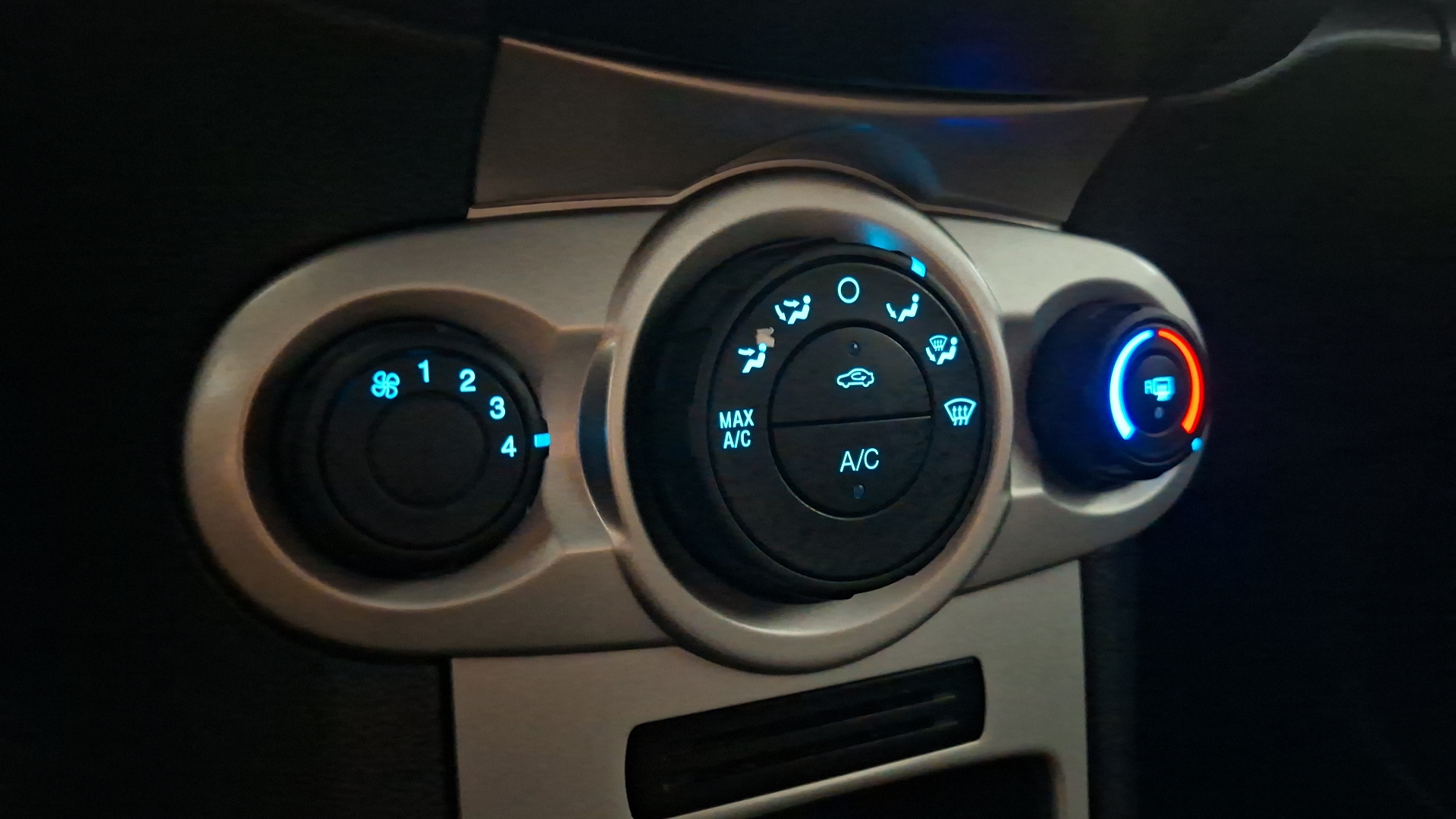 Ford Fiesta — foto 14 de 15