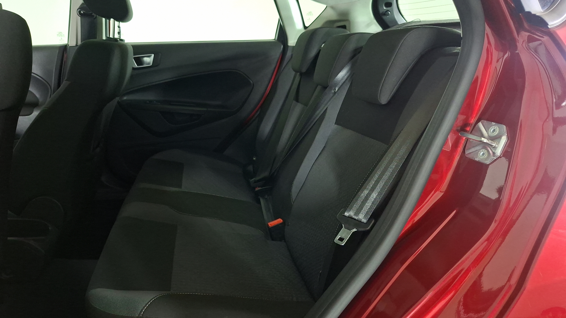 Ford Fiesta — foto 13 de 15