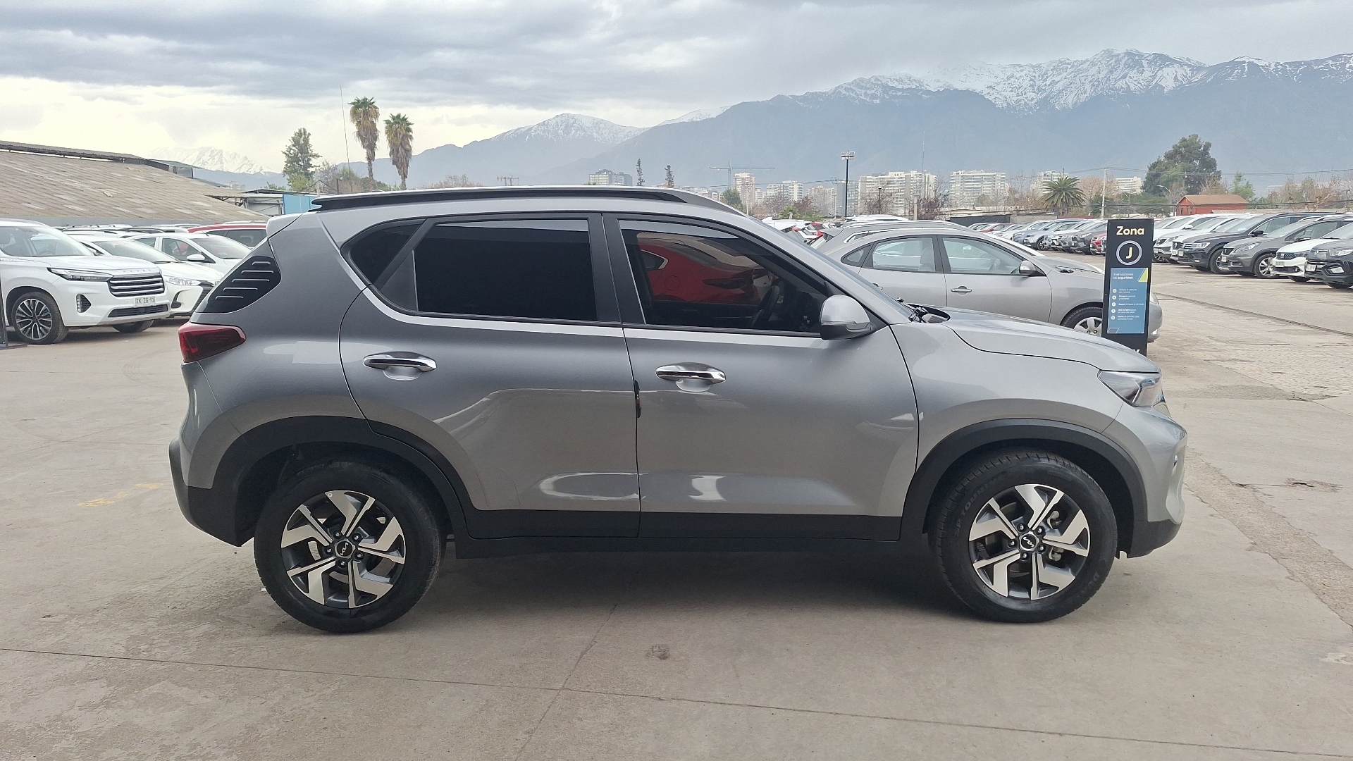 KIA Sonet — foto 5 de 16