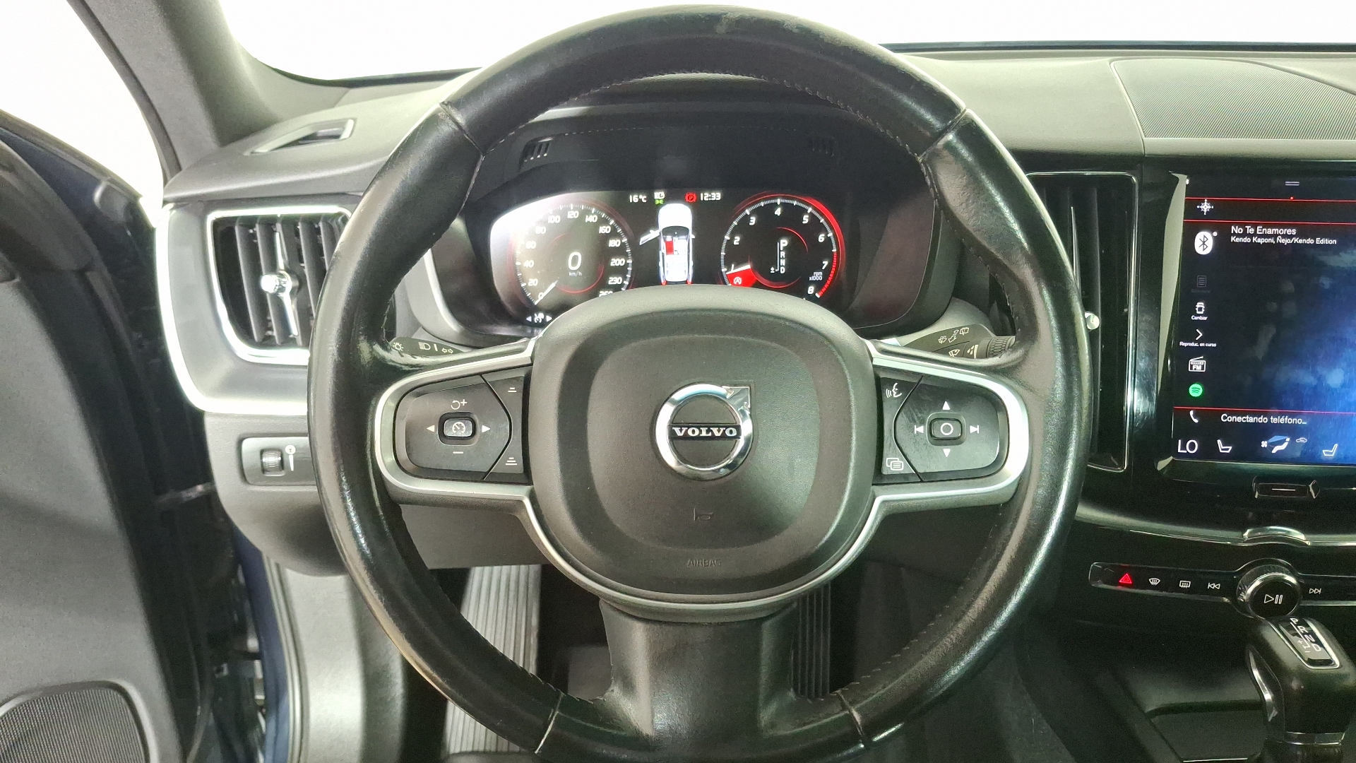 Volvo XC60 — foto 8 de 16