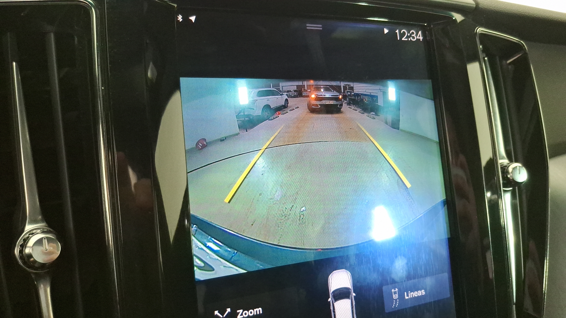 Volvo XC60 — foto 12 de 16