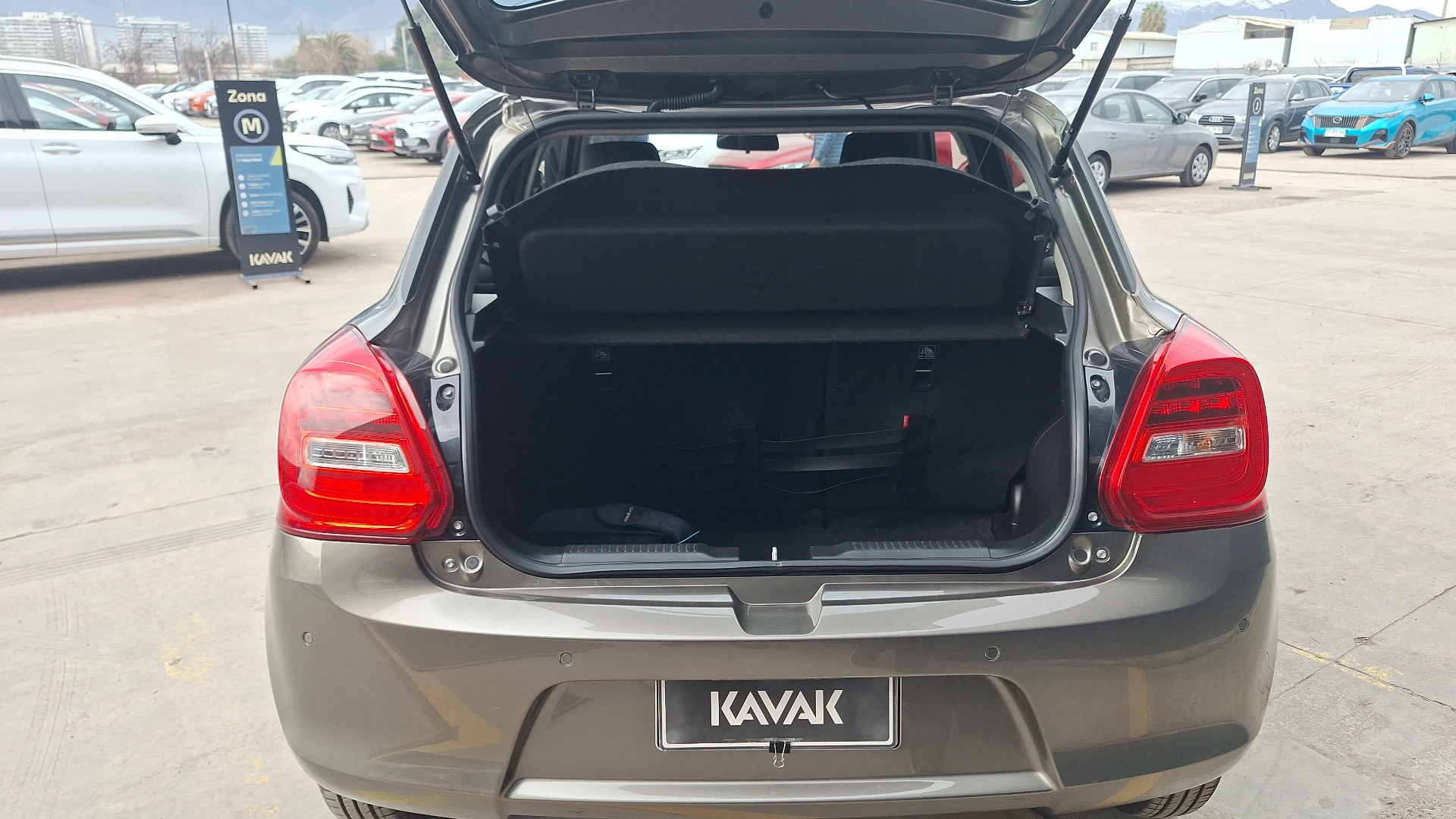 Suzuki Swift — foto 4 de 14