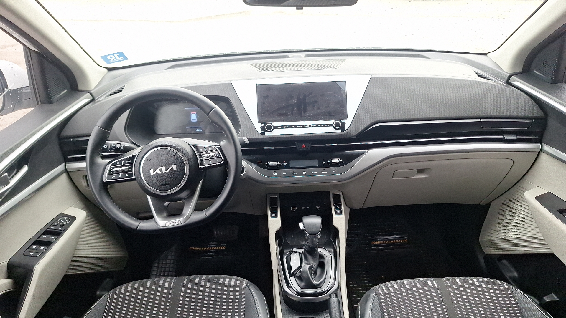 KIA Carens — foto 6 de 16